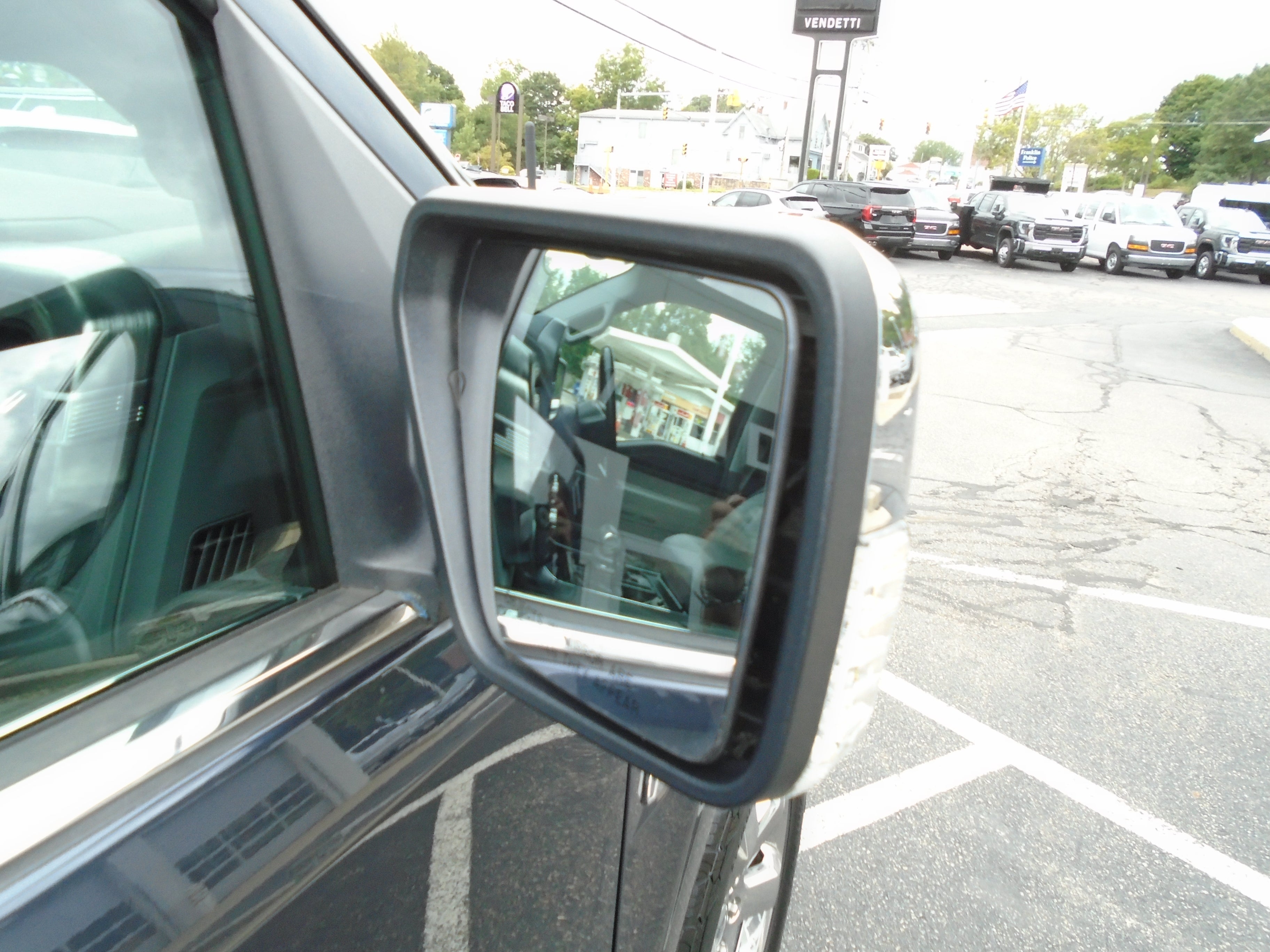 2022 Ford F-150 LARIAT 4WD SuperCrew 5.5' Box