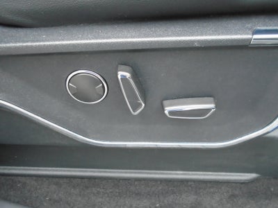 2022 Ford F-150 LARIAT 4WD SuperCrew 5.5' Box