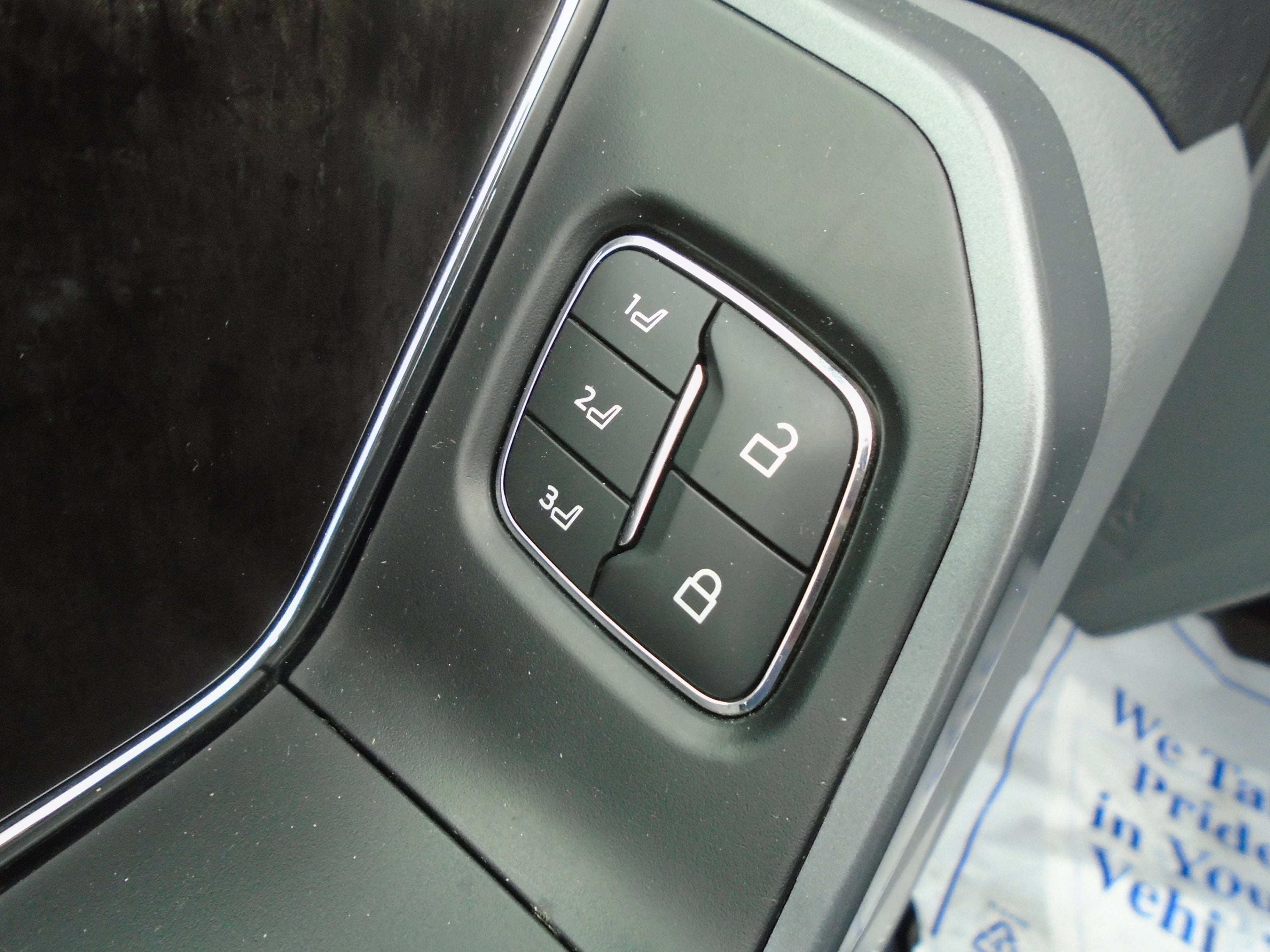 2022 Ford F-150 LARIAT 4WD SuperCrew 5.5' Box