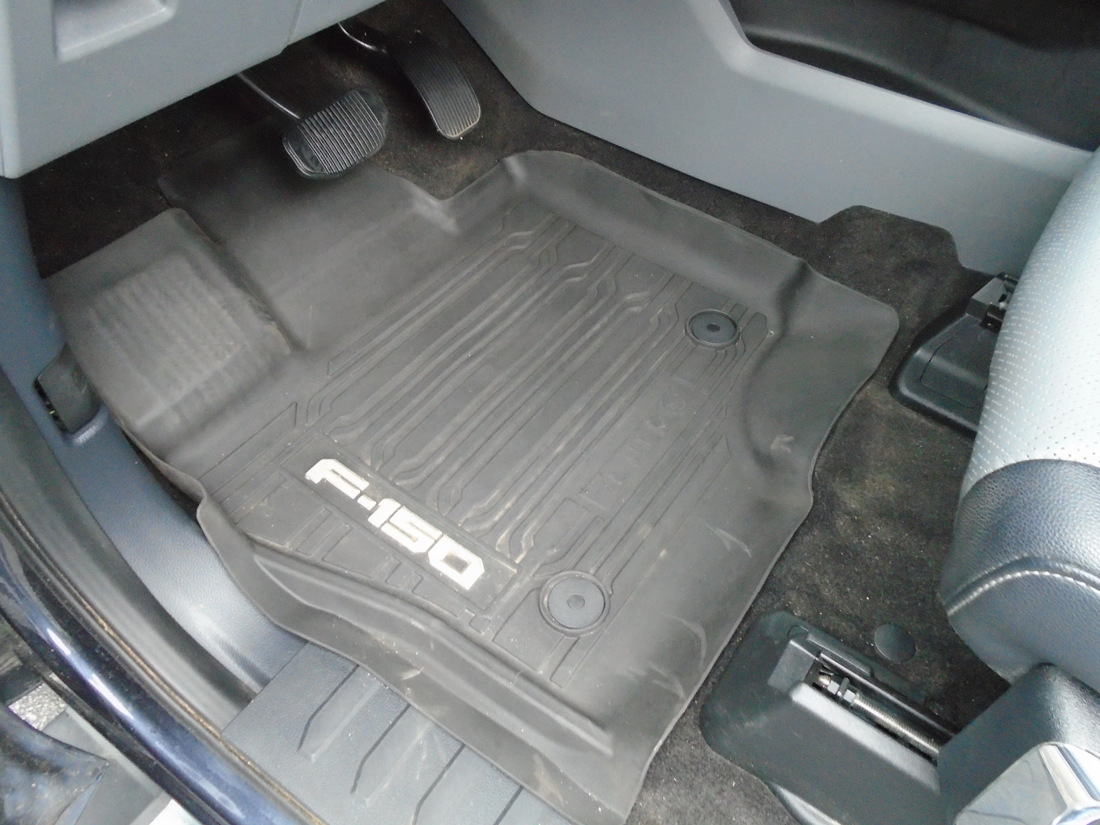 2022 Ford F-150 LARIAT 4WD SuperCrew 5.5' Box