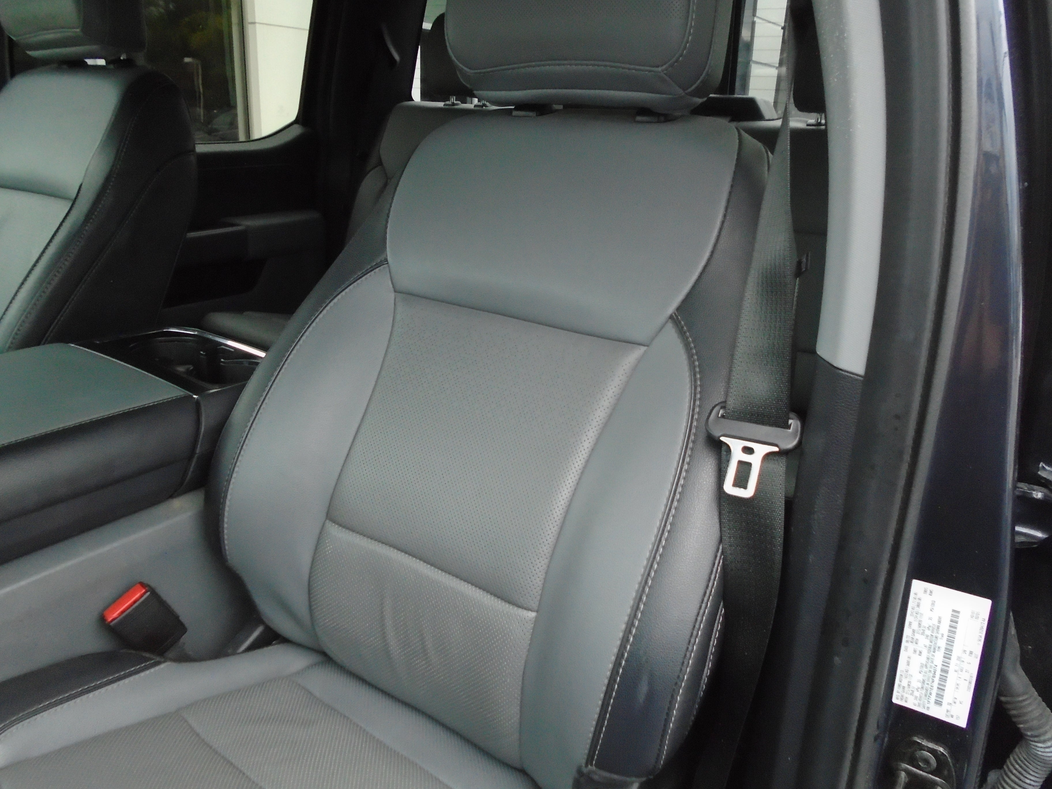 2022 Ford F-150 LARIAT 4WD SuperCrew 5.5' Box