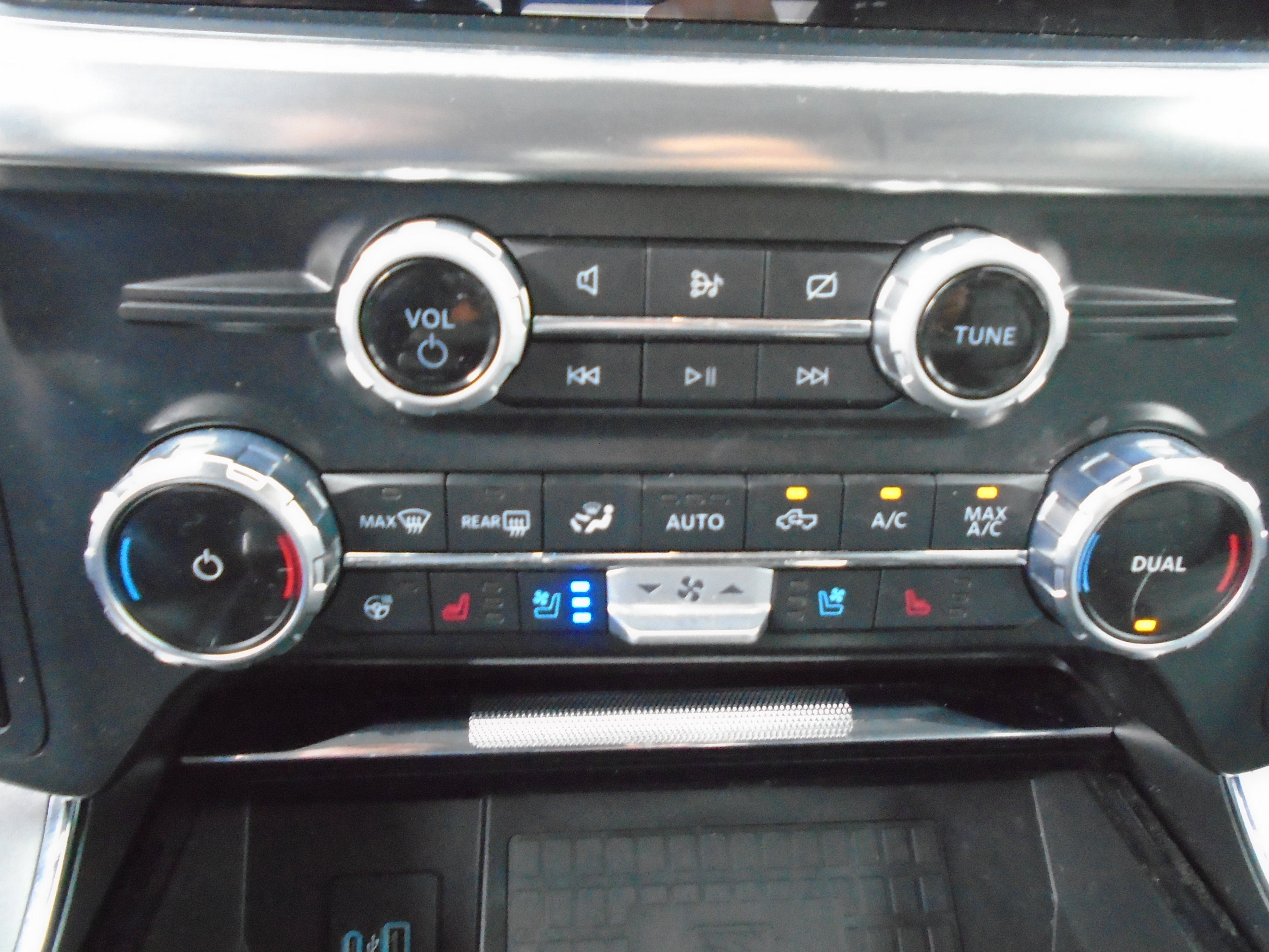 2022 Ford F-150 LARIAT 4WD SuperCrew 5.5' Box