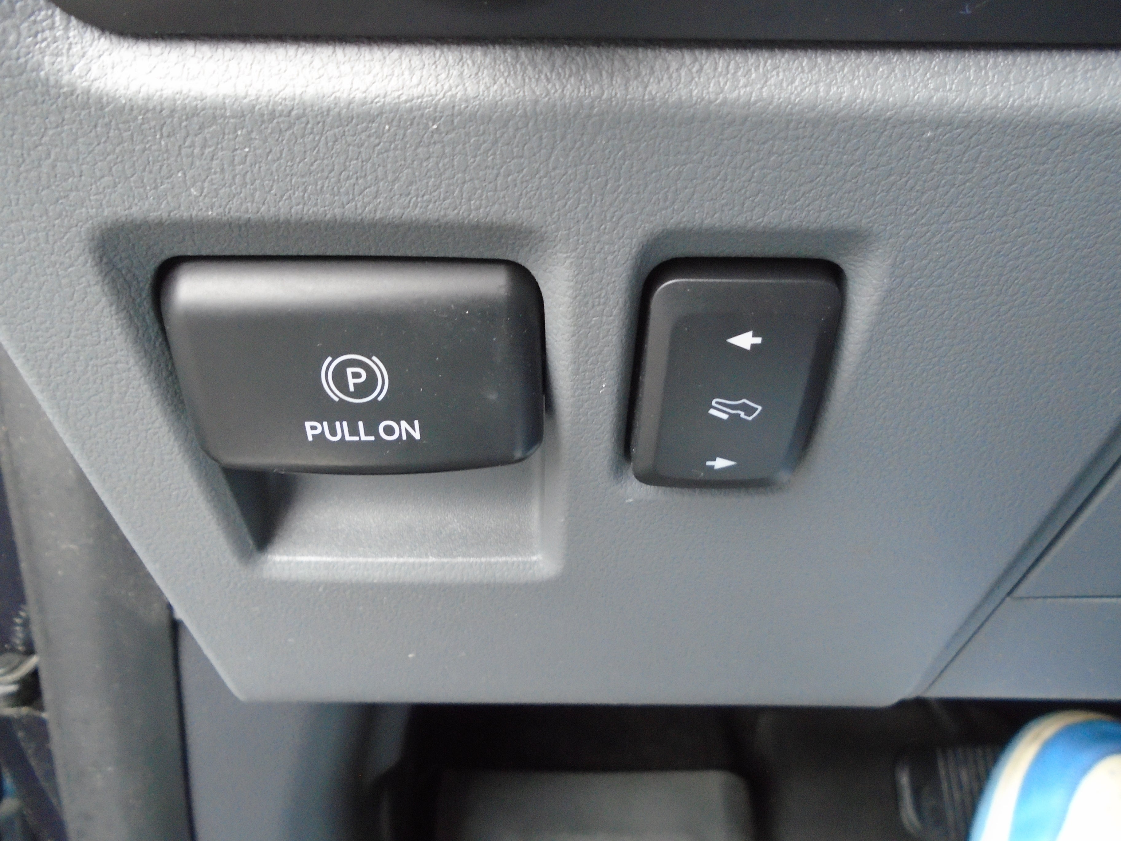 2022 Ford F-150 LARIAT 4WD SuperCrew 5.5' Box