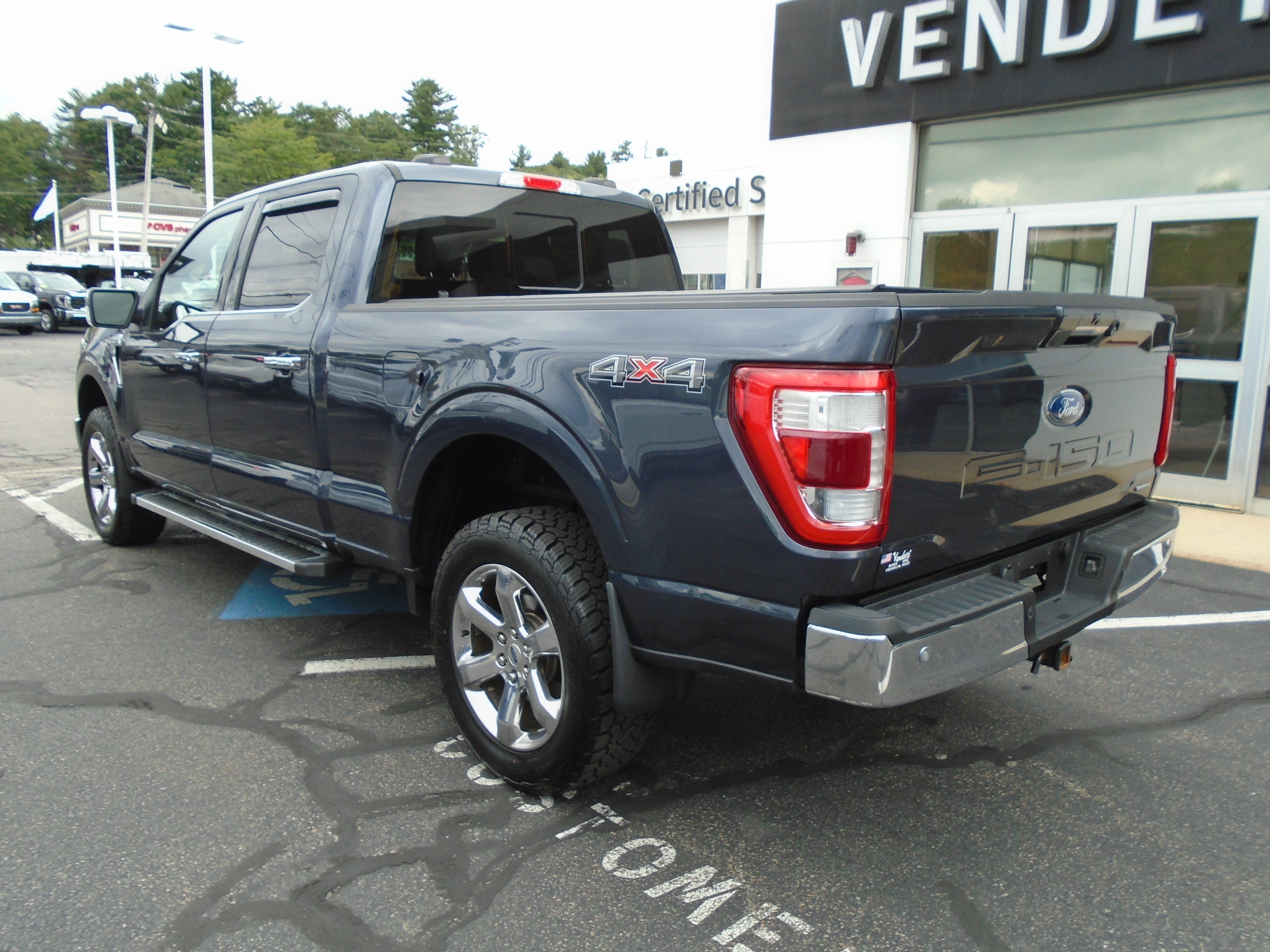 2022 Ford F-150 LARIAT 4WD SuperCrew 5.5' Box