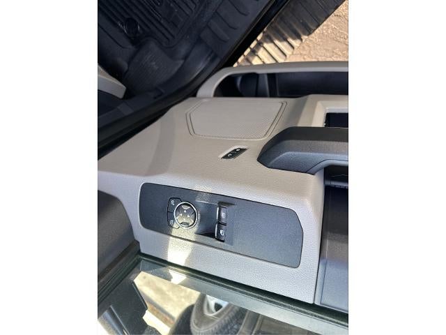 2022 Ford Super Duty F-350 SRW XL 4WD Reg Cab 8' Box