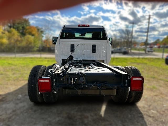 2026 GMC Sierra 3500 HD Chassis Cab Pro