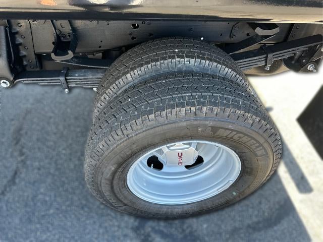 2025 GMC Sierra 3500 HD Chassis Cab Pro