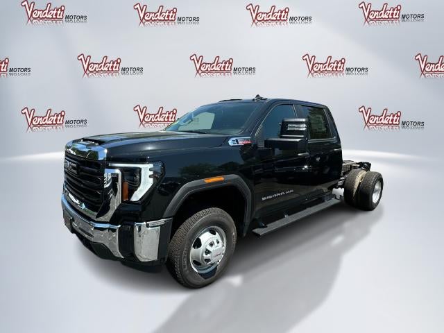 2025 GMC Sierra 3500 HD Chassis Cab Pro