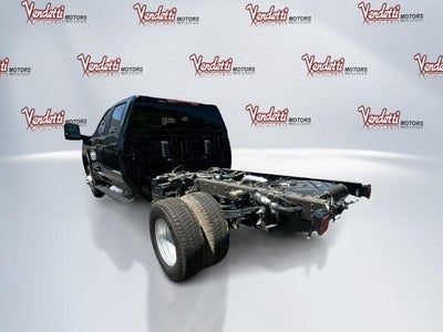 2025 GMC Sierra 3500 HD Chassis Cab Pro