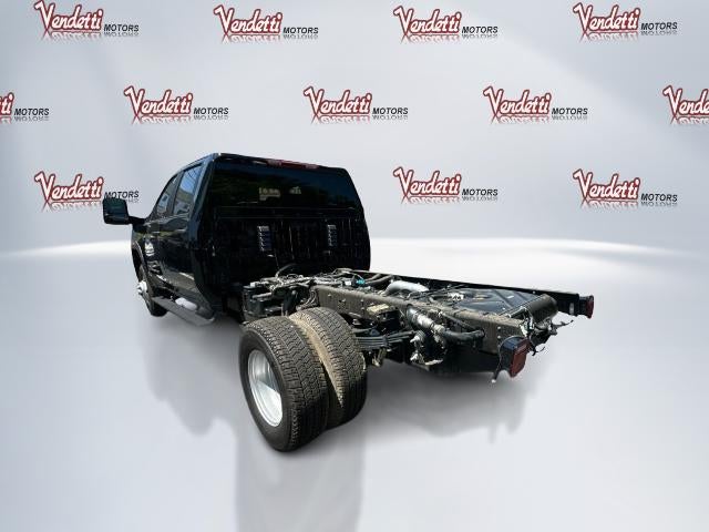 2025 GMC Sierra 3500 HD Chassis Cab Pro