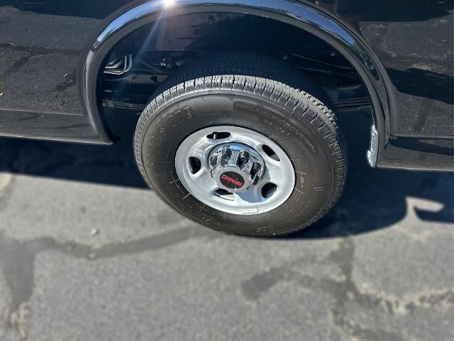 2025 GMC Savana Passenger 2500 LT