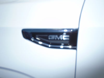 2023 GMC Yukon 4WD 4dr SLT