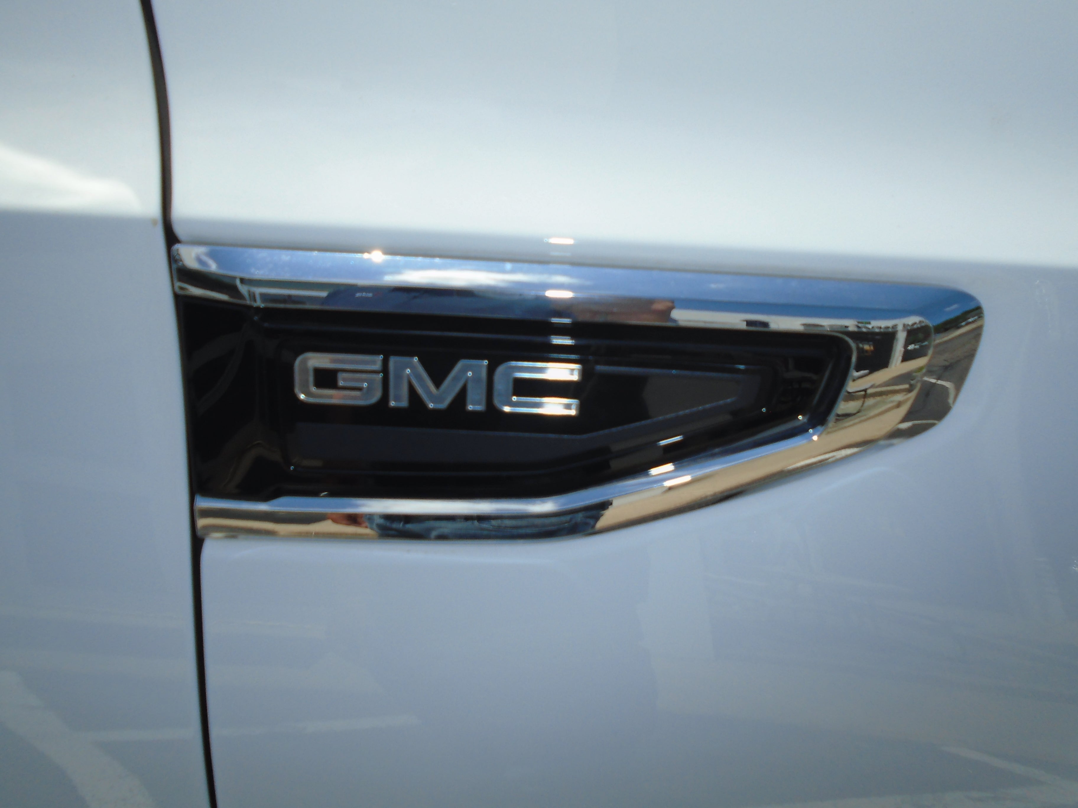 2023 GMC Yukon 4WD 4dr SLT