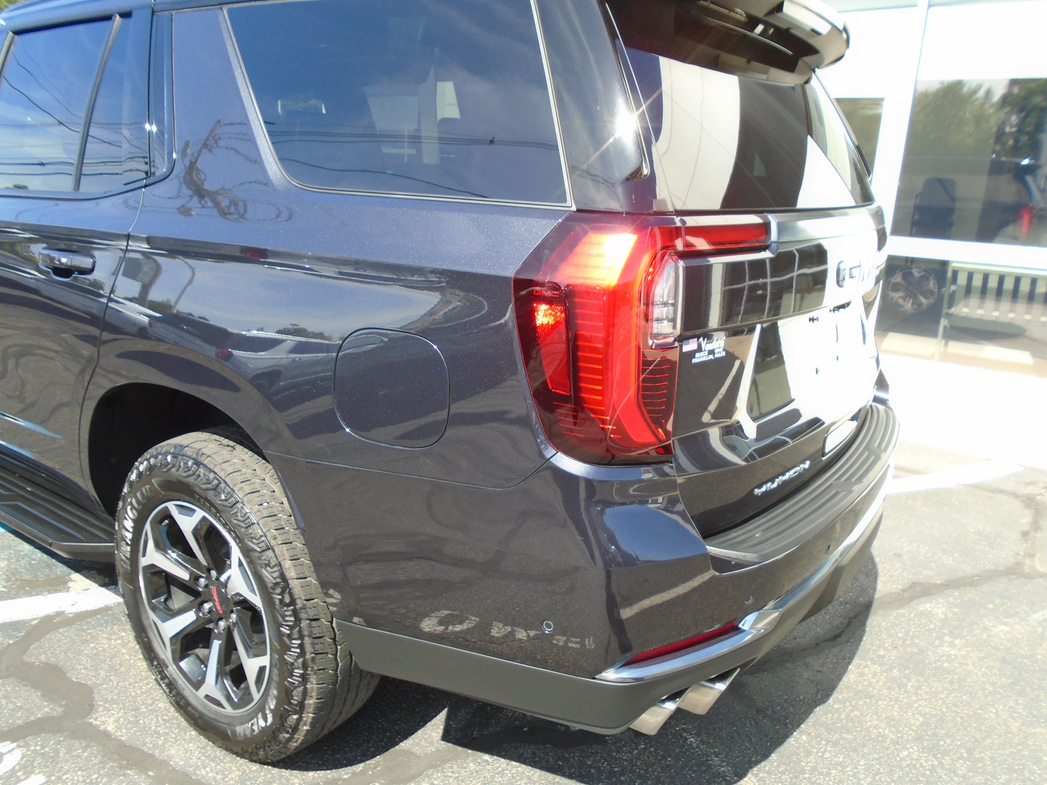 2025 GMC Yukon 4WD 4dr AT4