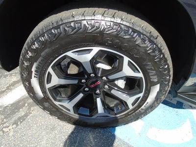 2025 GMC Yukon 4WD 4dr AT4