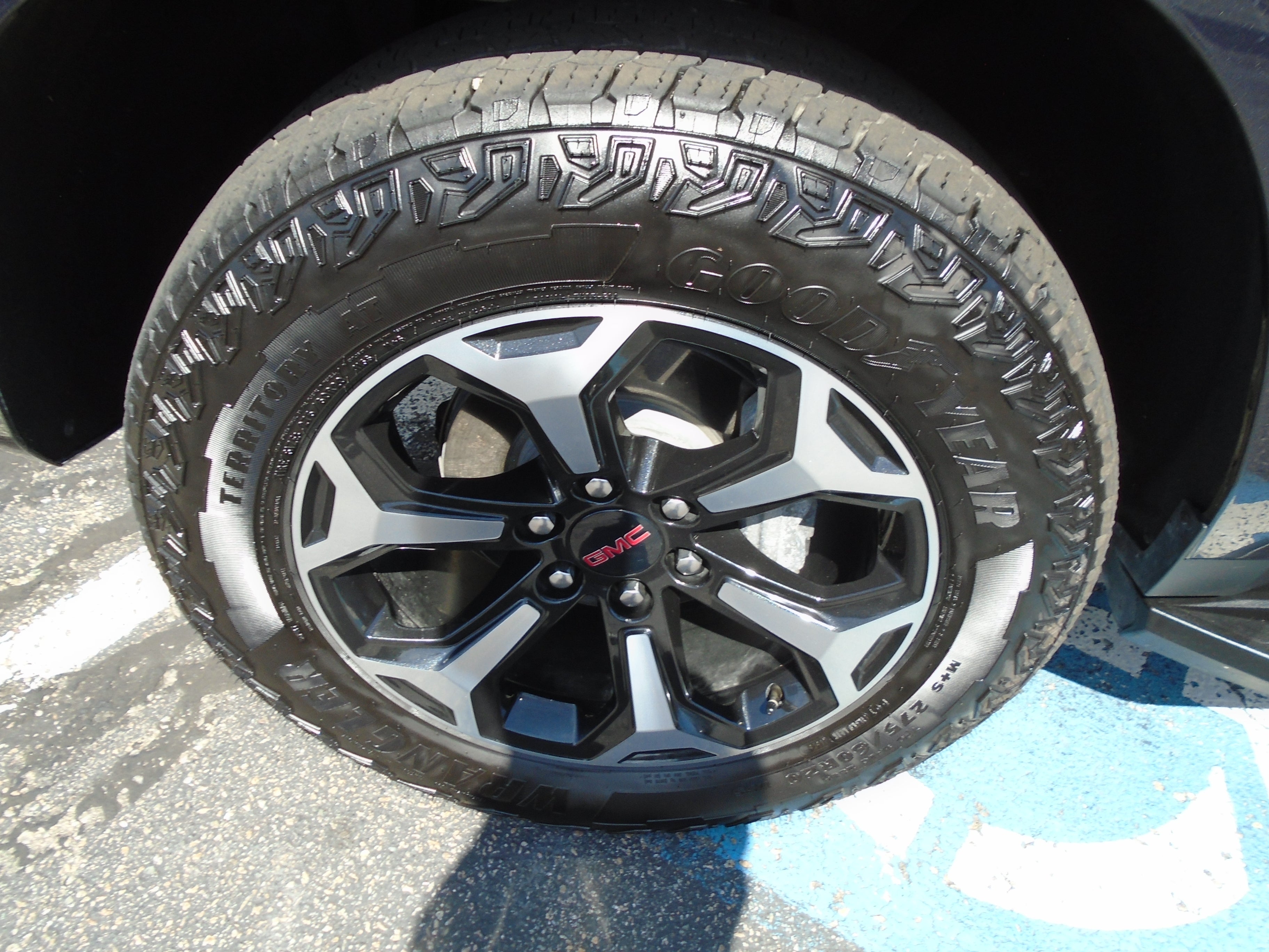 2025 GMC Yukon 4WD 4dr AT4
