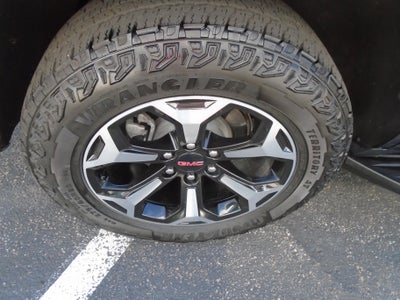 2025 GMC Yukon 4WD 4dr AT4
