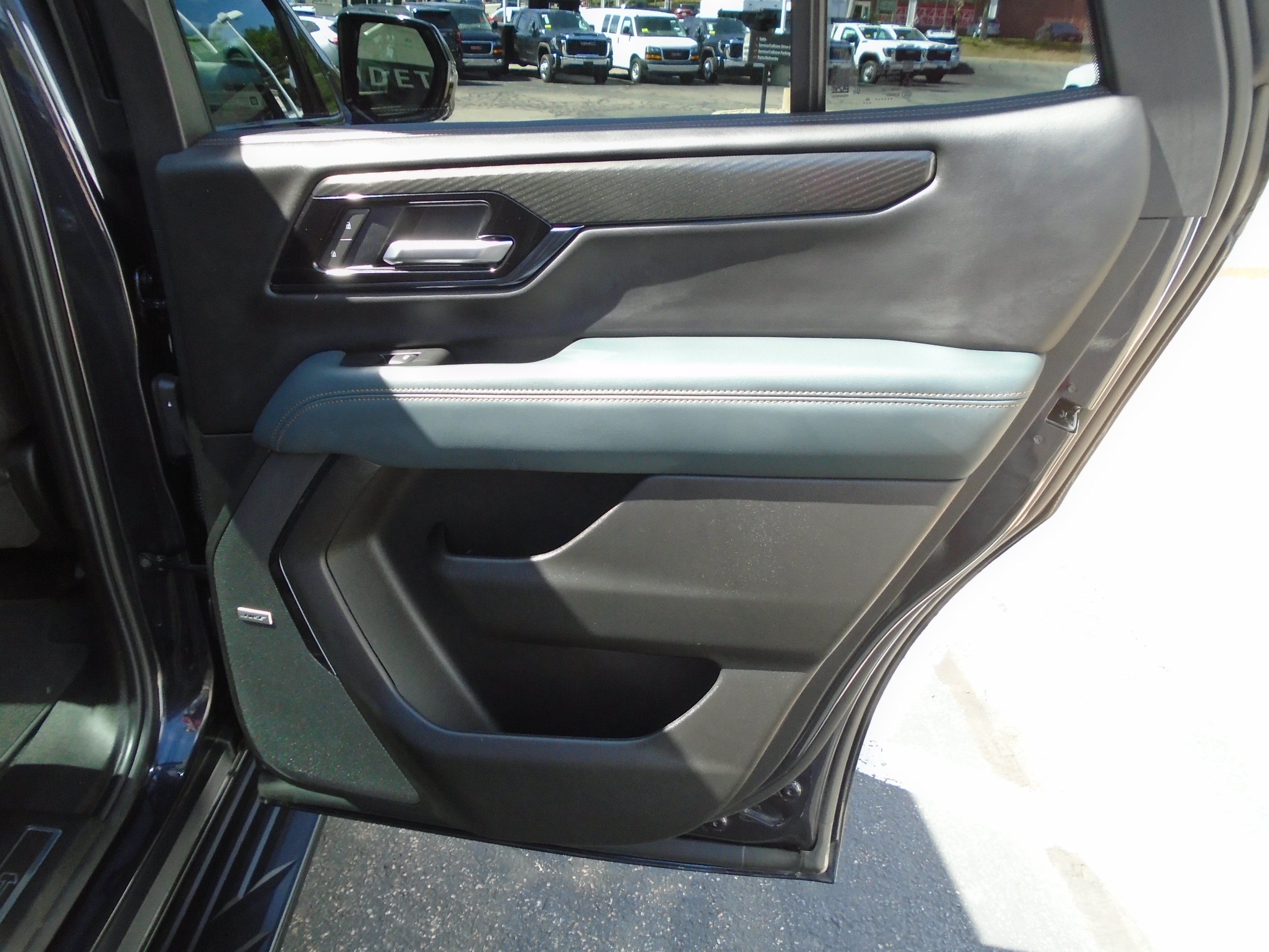 2025 GMC Yukon 4WD 4dr AT4