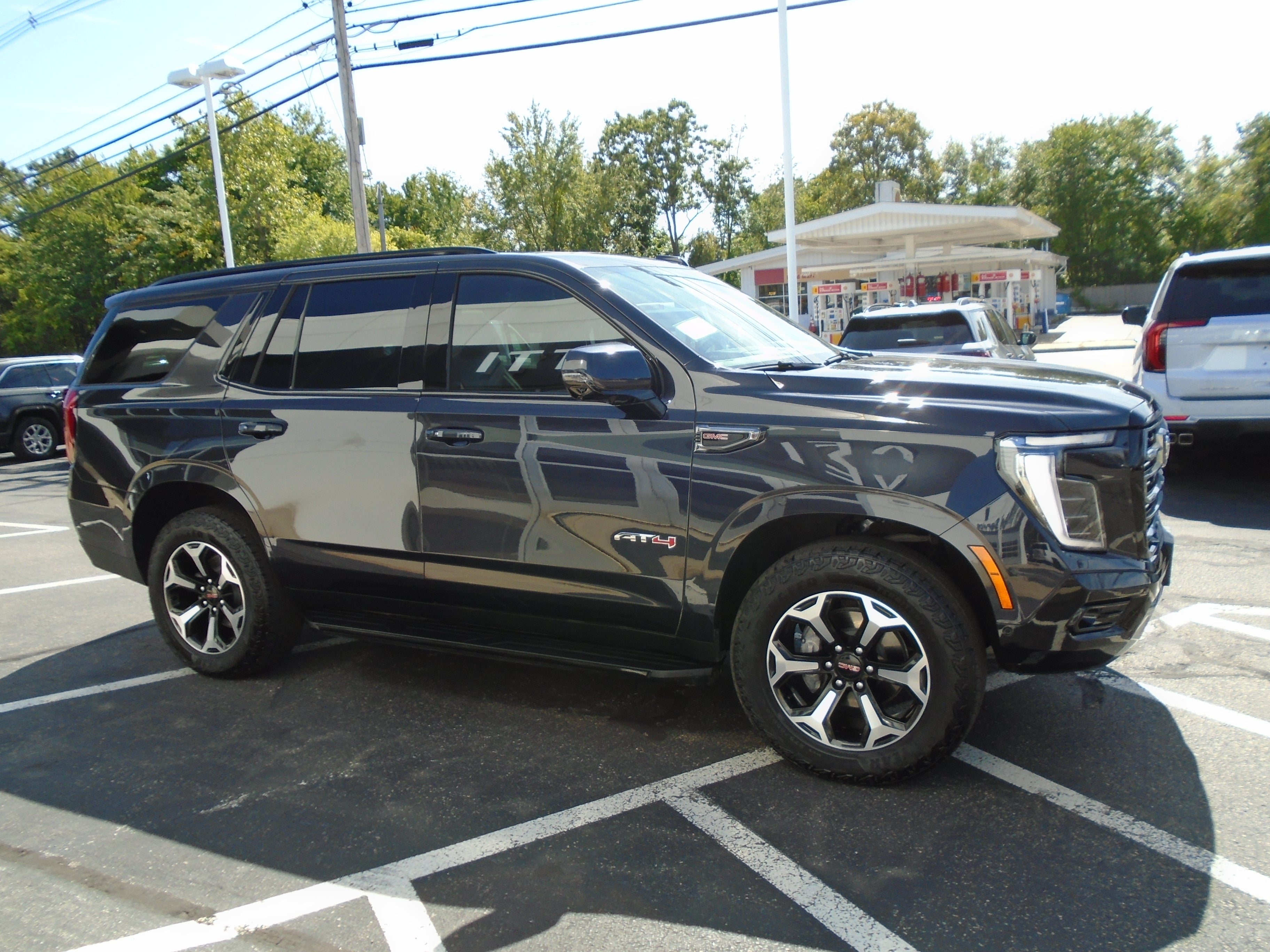 2025 GMC Yukon 4WD 4dr AT4