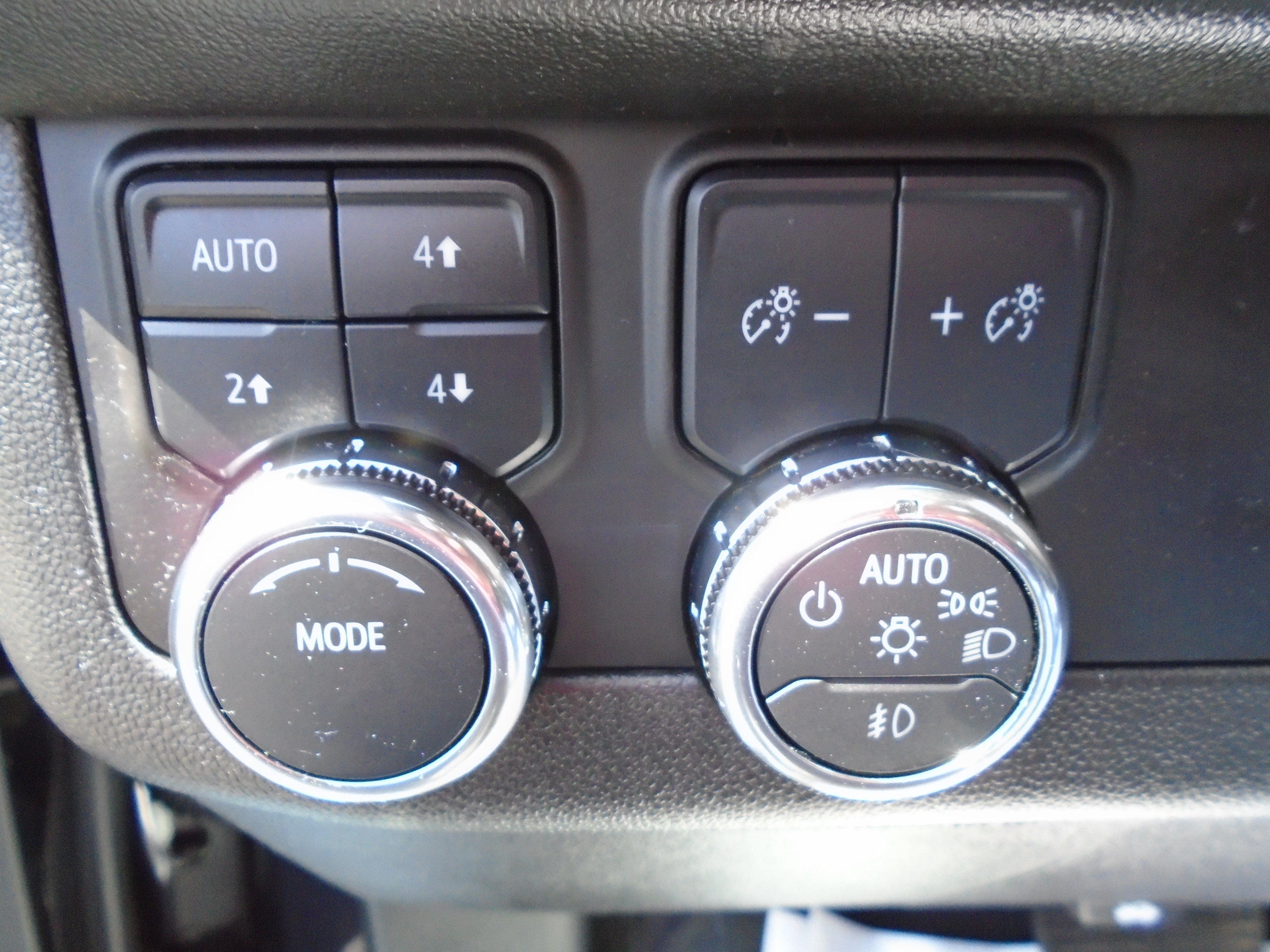 2025 GMC Yukon 4WD 4dr AT4