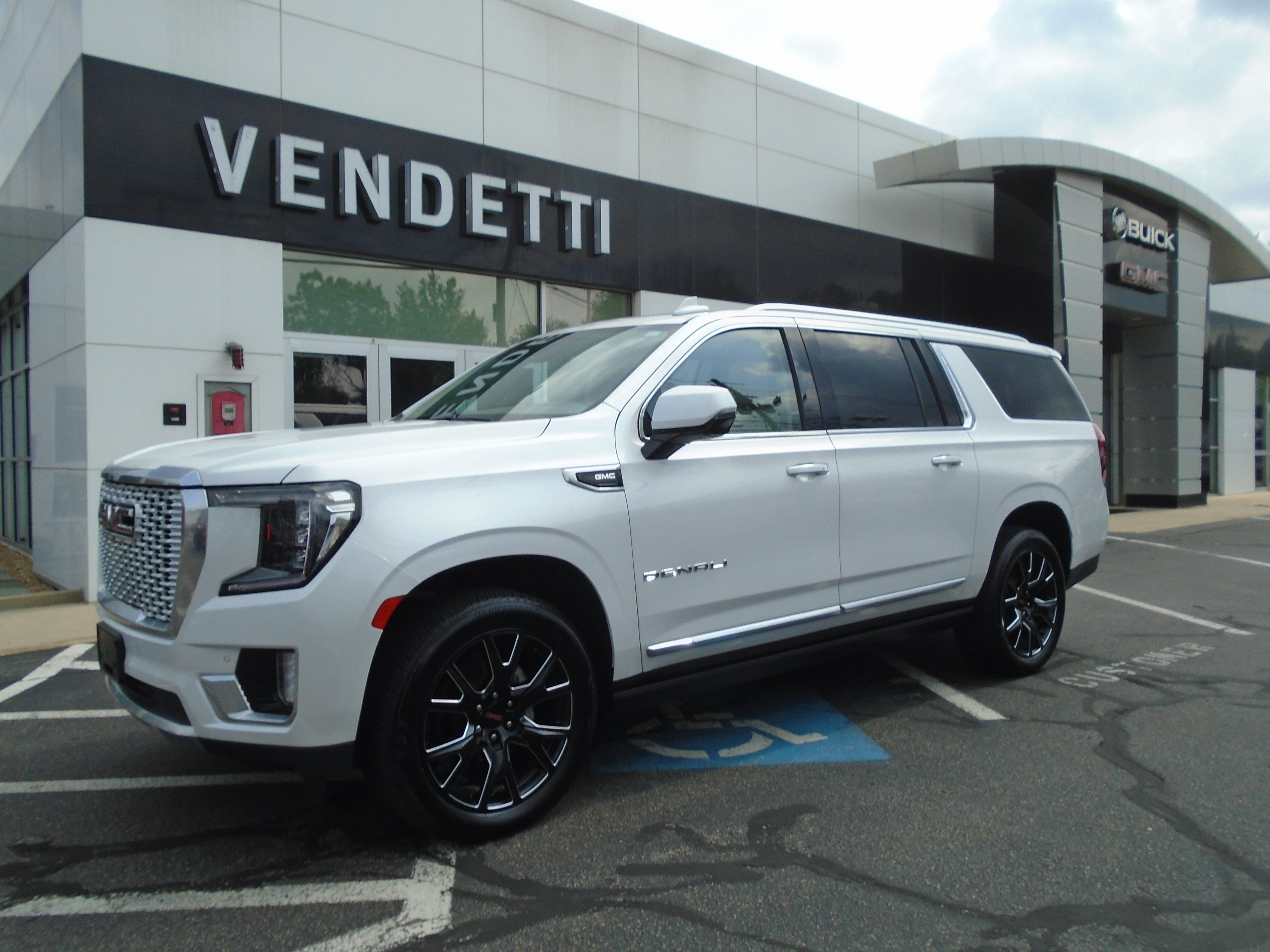 2023 GMC Yukon XL 4WD 4dr Denali