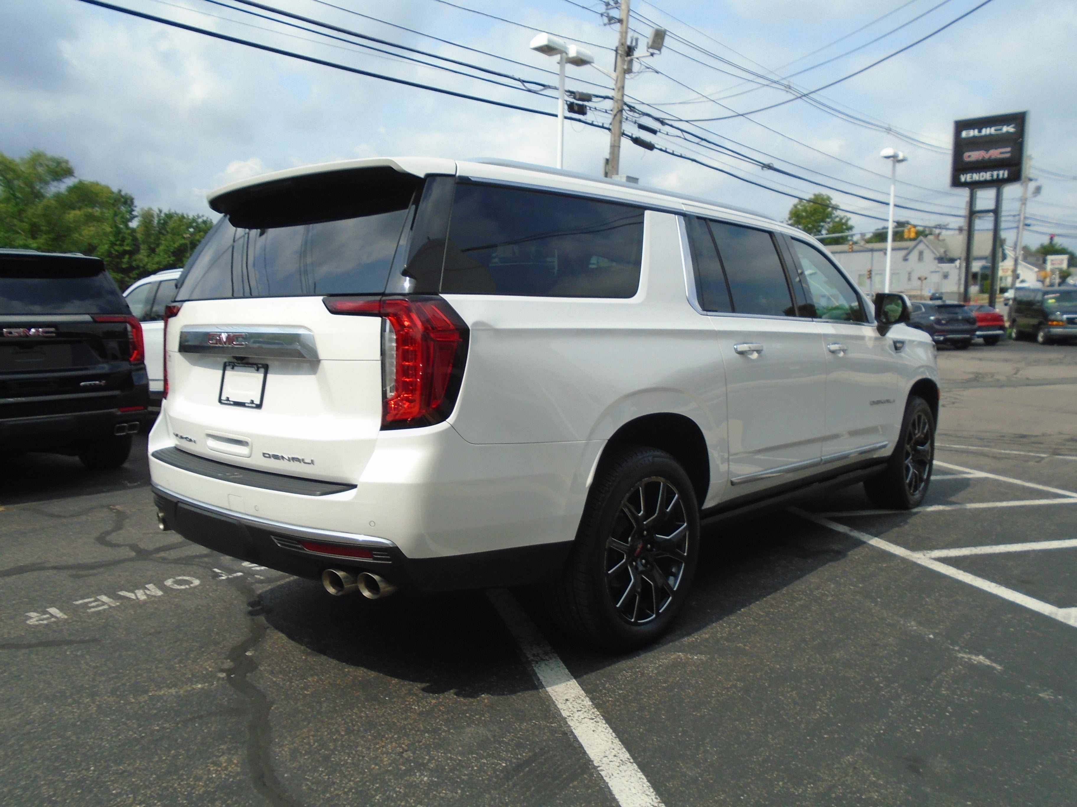 2023 GMC Yukon XL 4WD 4dr Denali