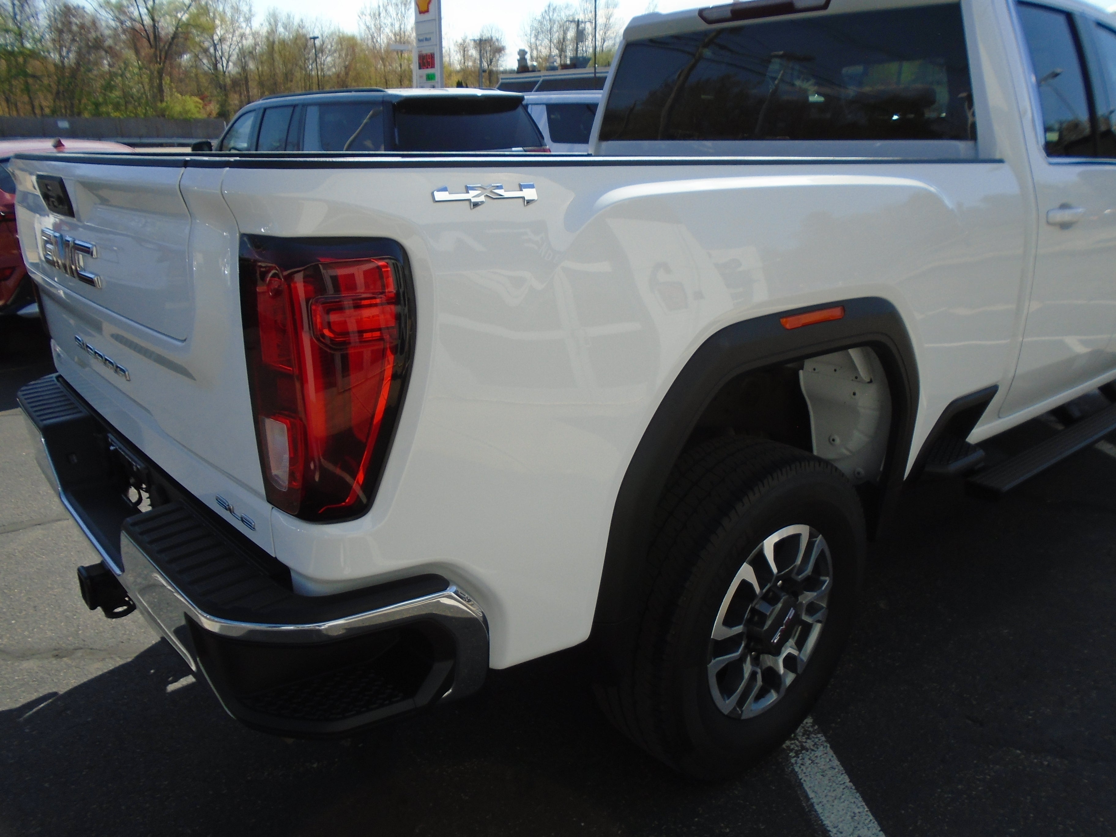2024 GMC Sierra 2500 HD Double Cab Standard Box 4-Wheel Drive SLE