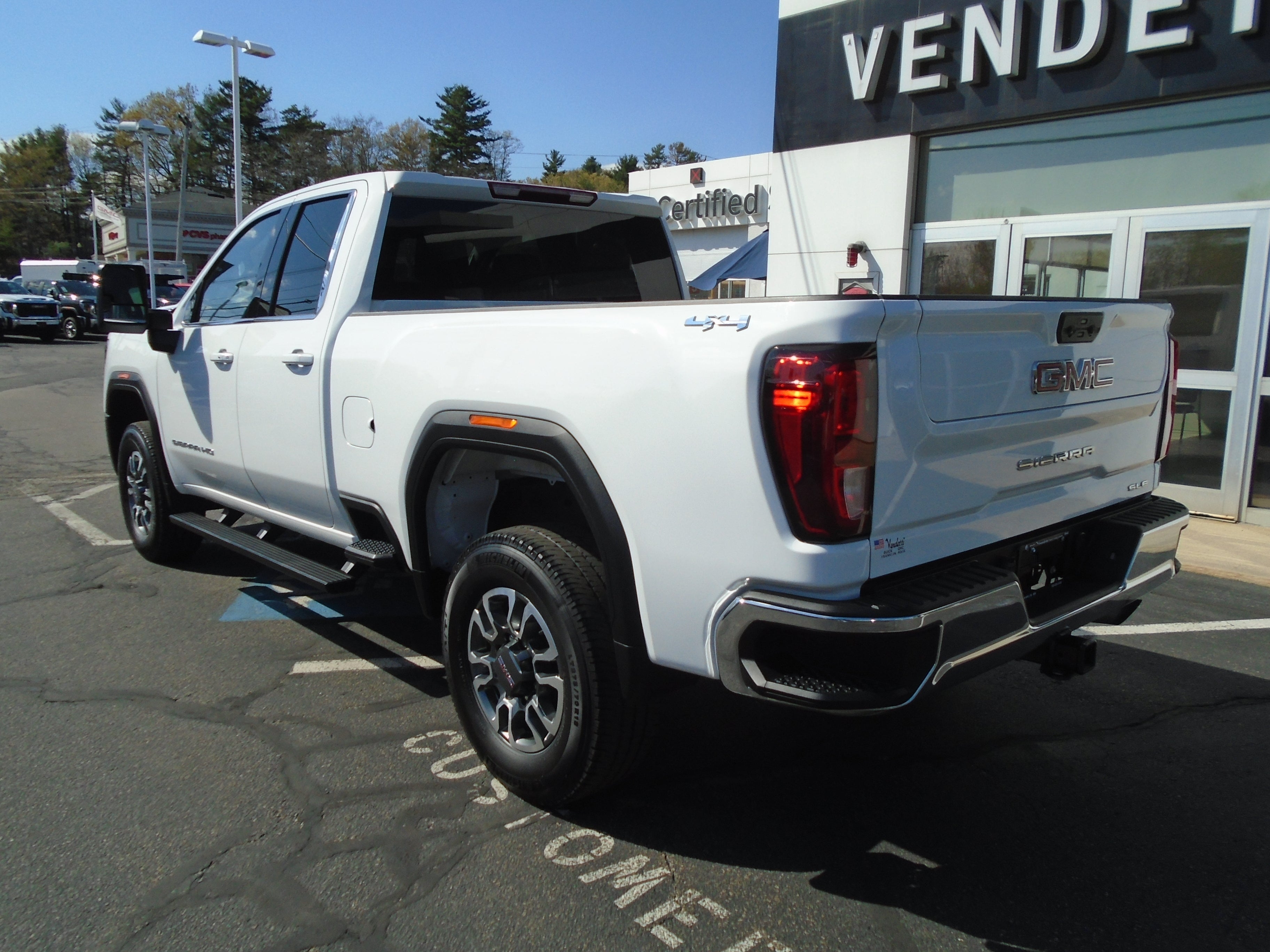 2024 GMC Sierra 2500 HD Double Cab Standard Box 4-Wheel Drive SLE