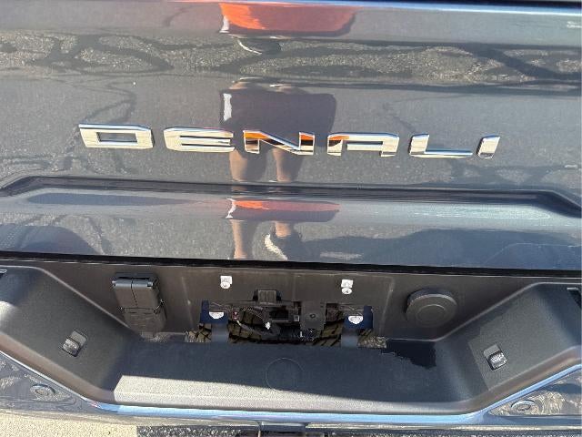 2025 GMC Sierra 2500 HD Crew Cab Standard Box 4-Wheel Drive Denali