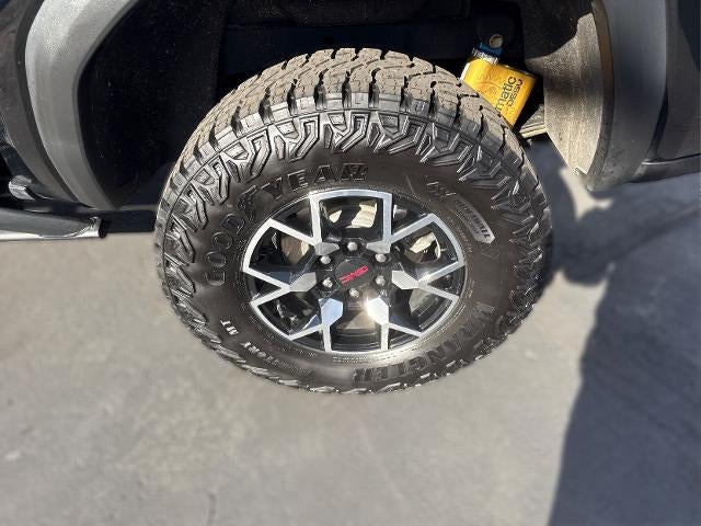 2023 GMC Canyon Crew Cab Short Box 4-Wheel Drive AT4X