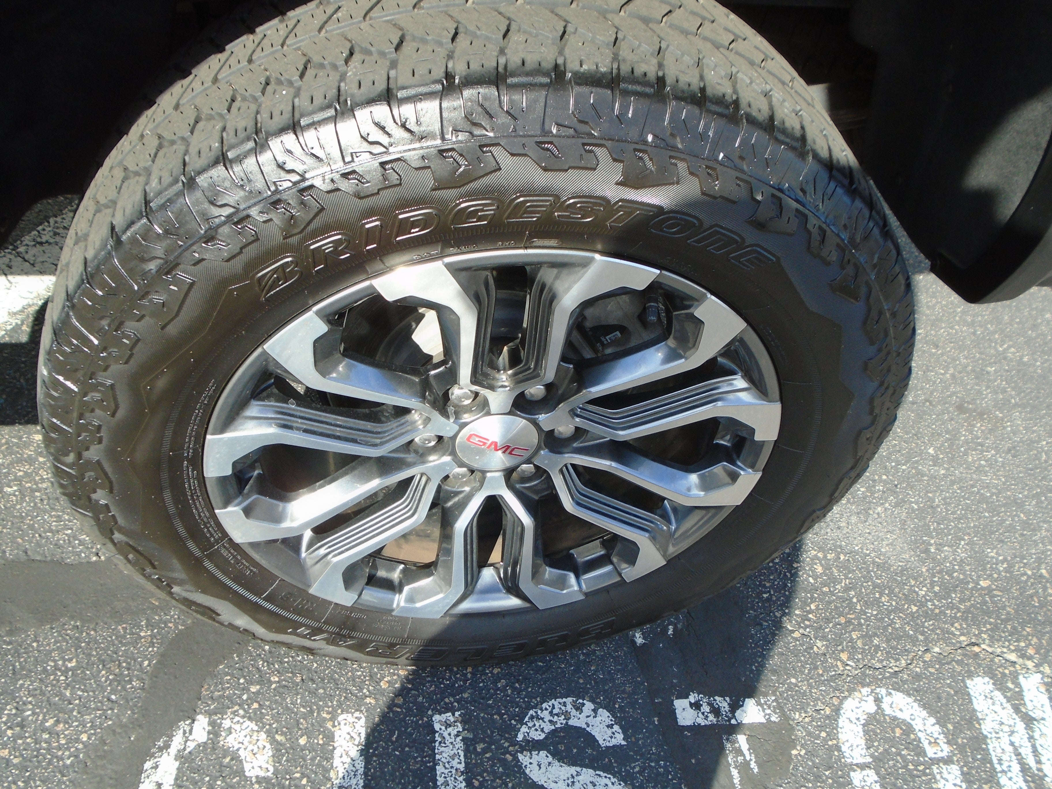 2023 GMC Canyon Crew Cab Short Box 4-Wheel Drive Denali