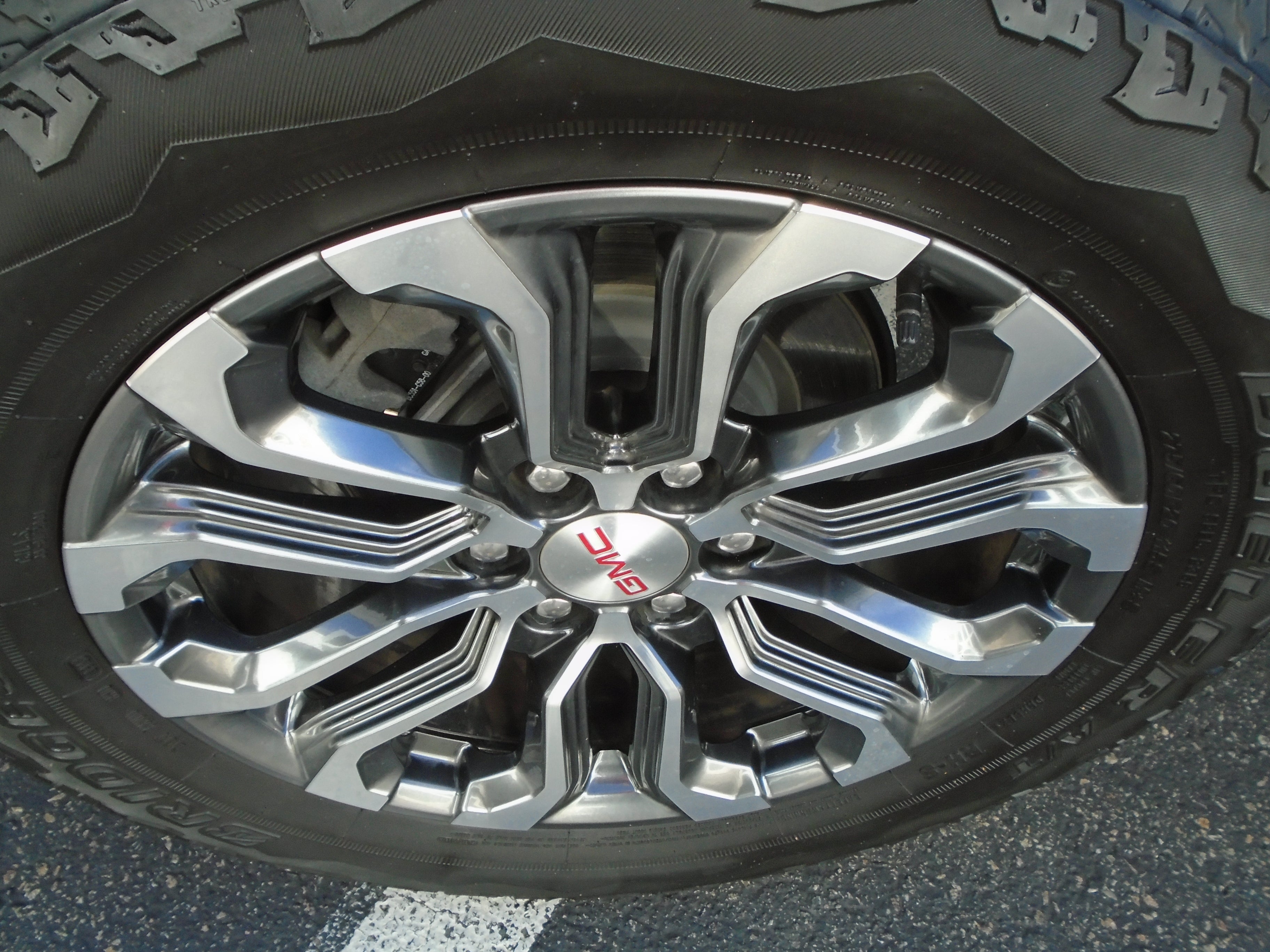 2023 GMC Canyon Crew Cab Short Box 4-Wheel Drive Denali