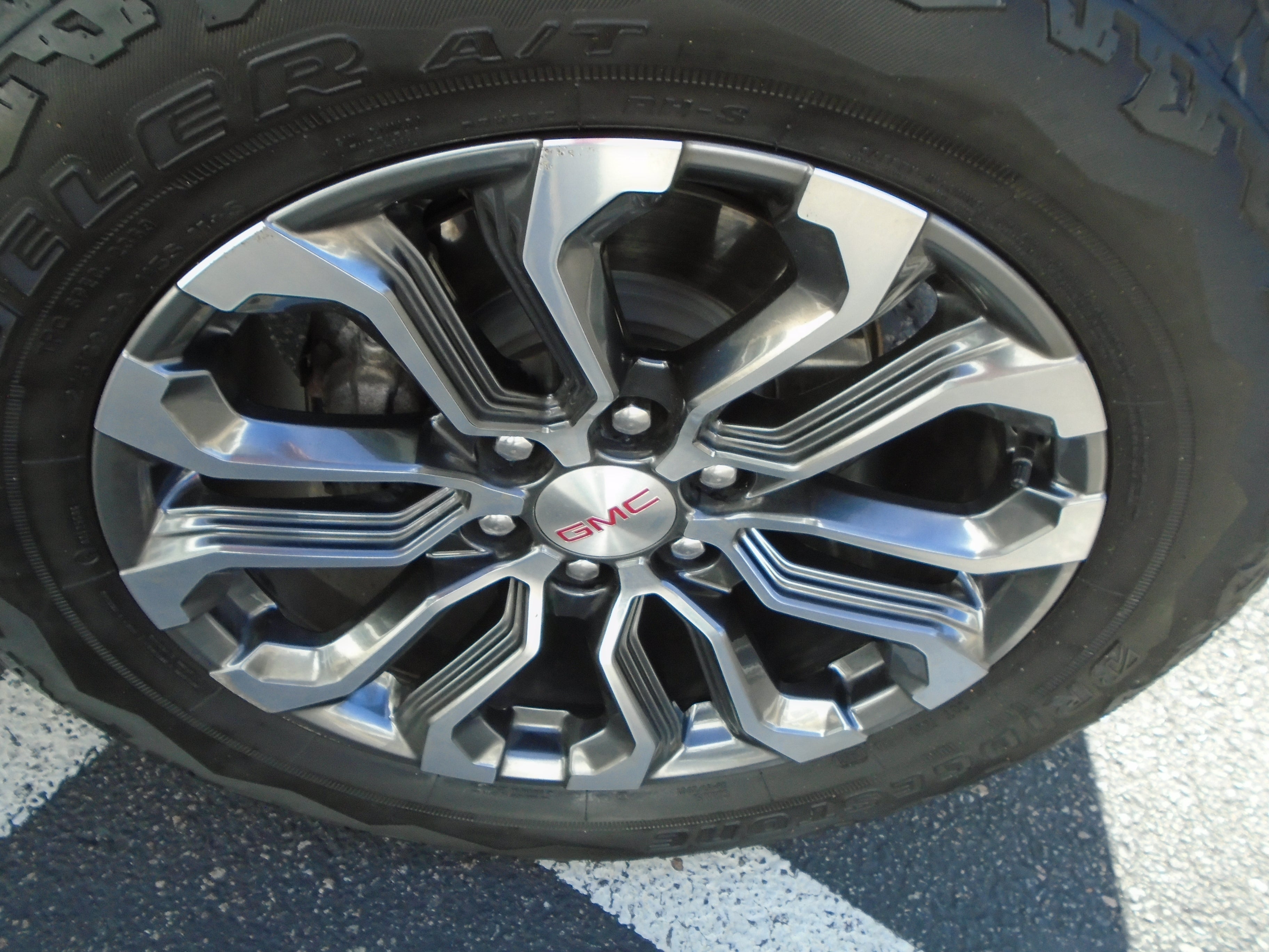 2023 GMC Canyon Crew Cab Short Box 4-Wheel Drive Denali
