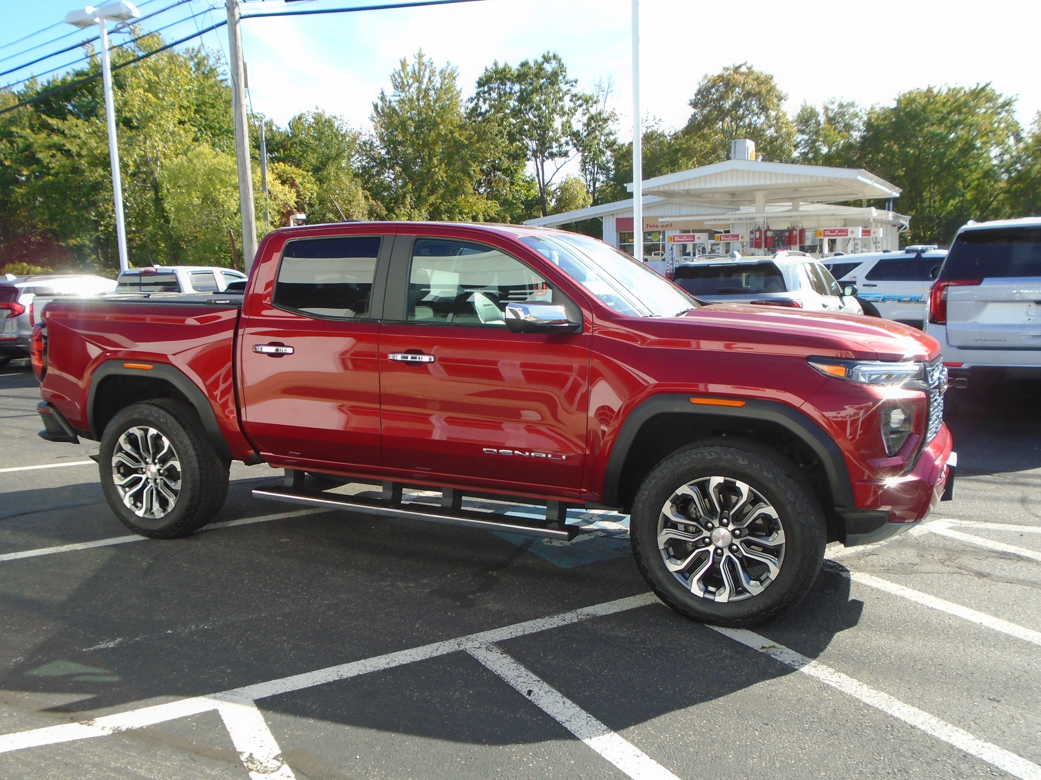 2023 GMC Canyon Crew Cab Short Box 4-Wheel Drive Denali