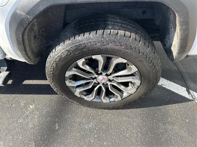 2023 GMC Canyon Crew Cab Short Box 4-Wheel Drive Denali