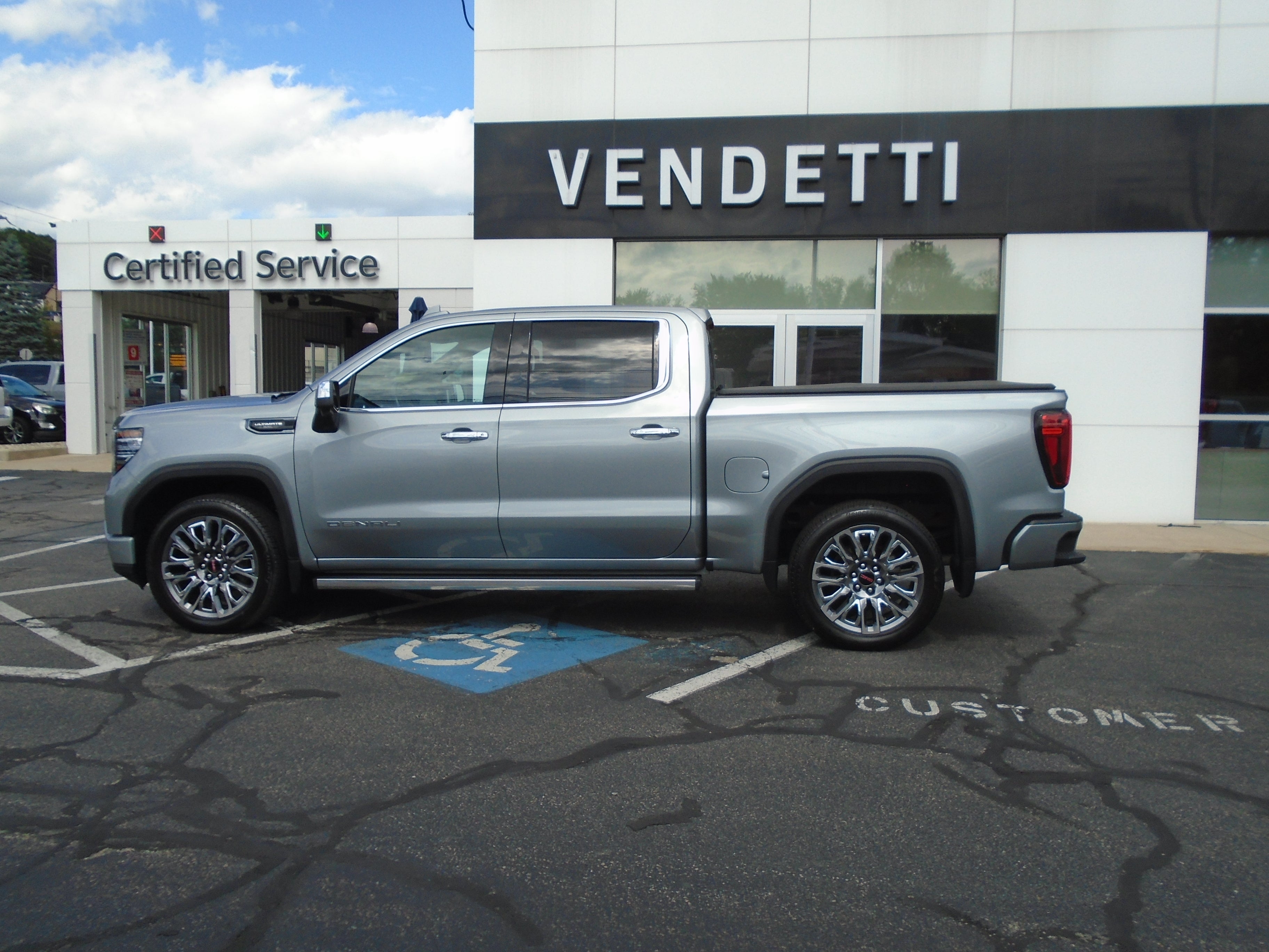 2025 GMC Sierra 1500 Crew Cab Short Box 4-Wheel Drive Denali Ultimate