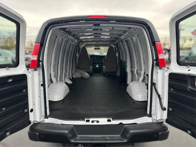 2025 GMC Savana Cargo 3500 Base