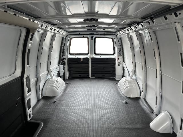 2025 GMC Savana Cargo 3500 Base
