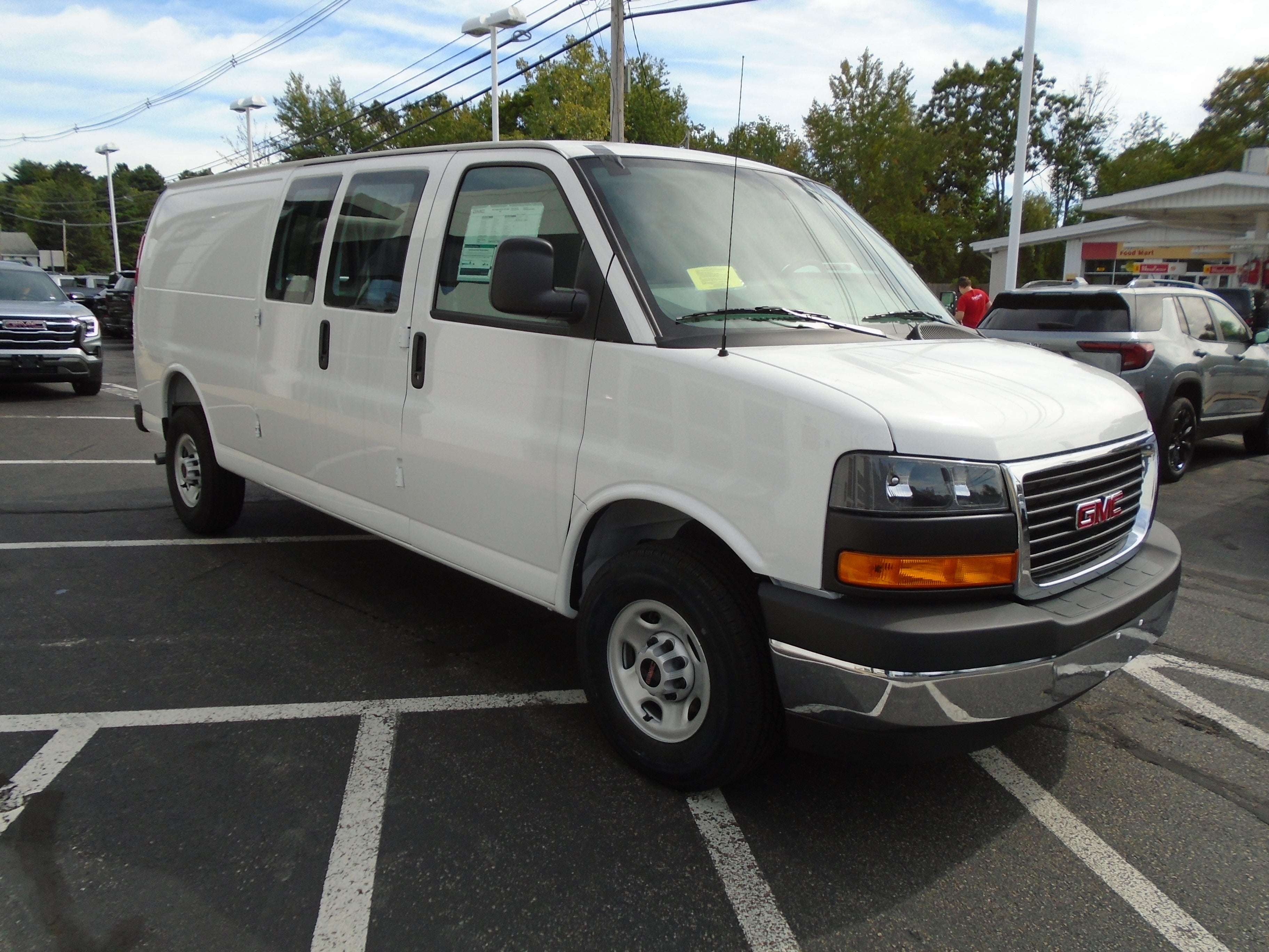 2026 GMC Savana Cargo Base
