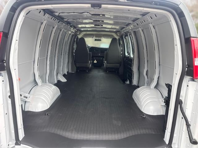 2026 GMC Savana Cargo Base