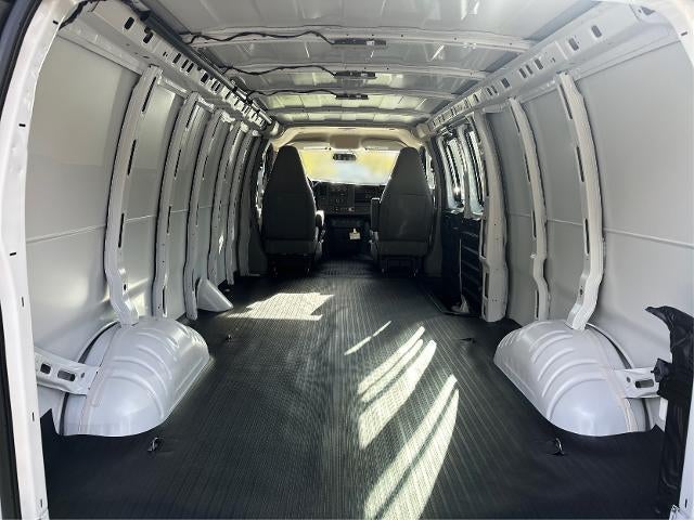 2025 GMC Savana Cargo 3500 Base