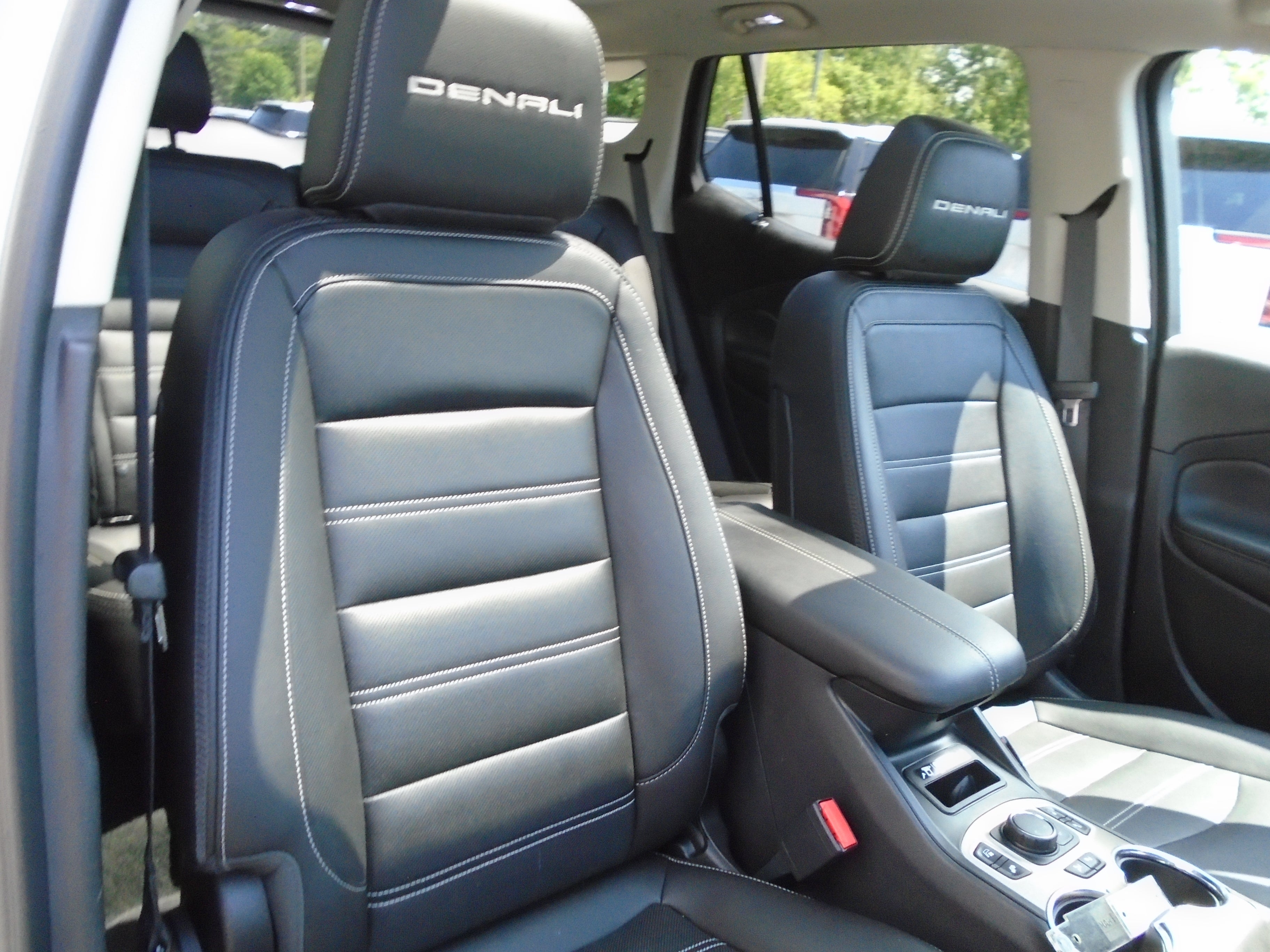2023 GMC Terrain AWD 4dr Denali