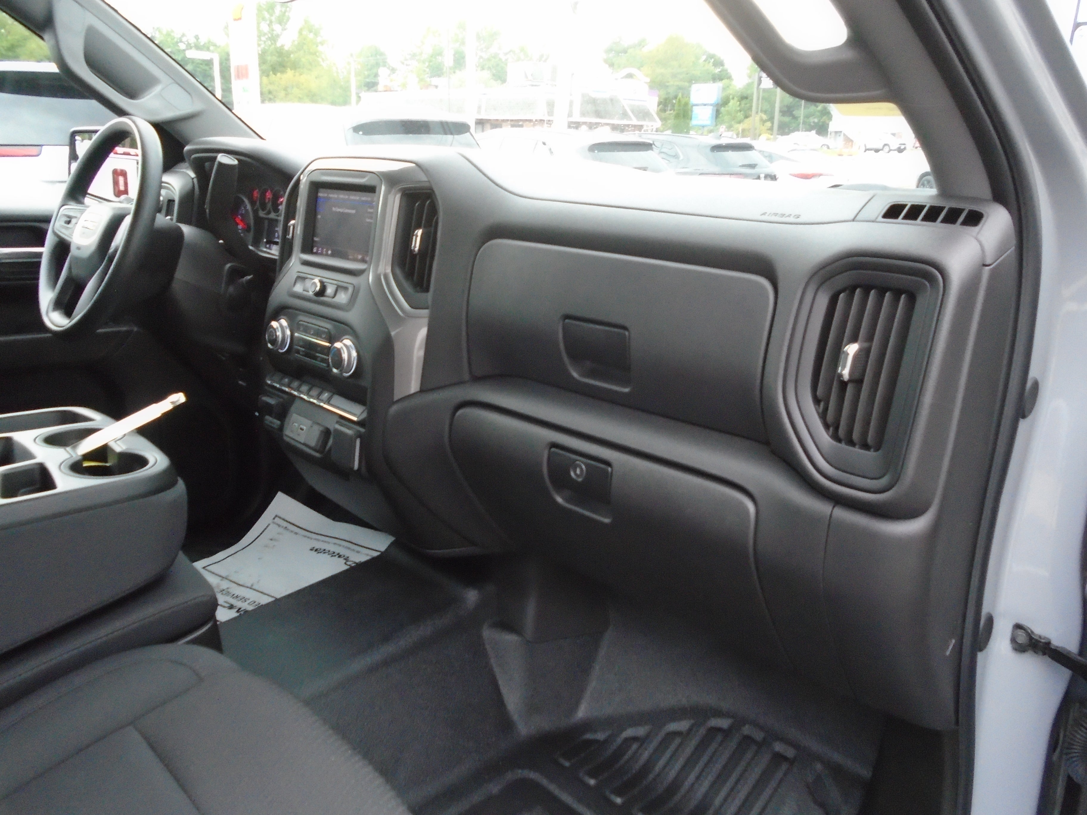 2025 GMC Sierra 1500 Regular Cab Standard Box 4-Wheel Drive Pro