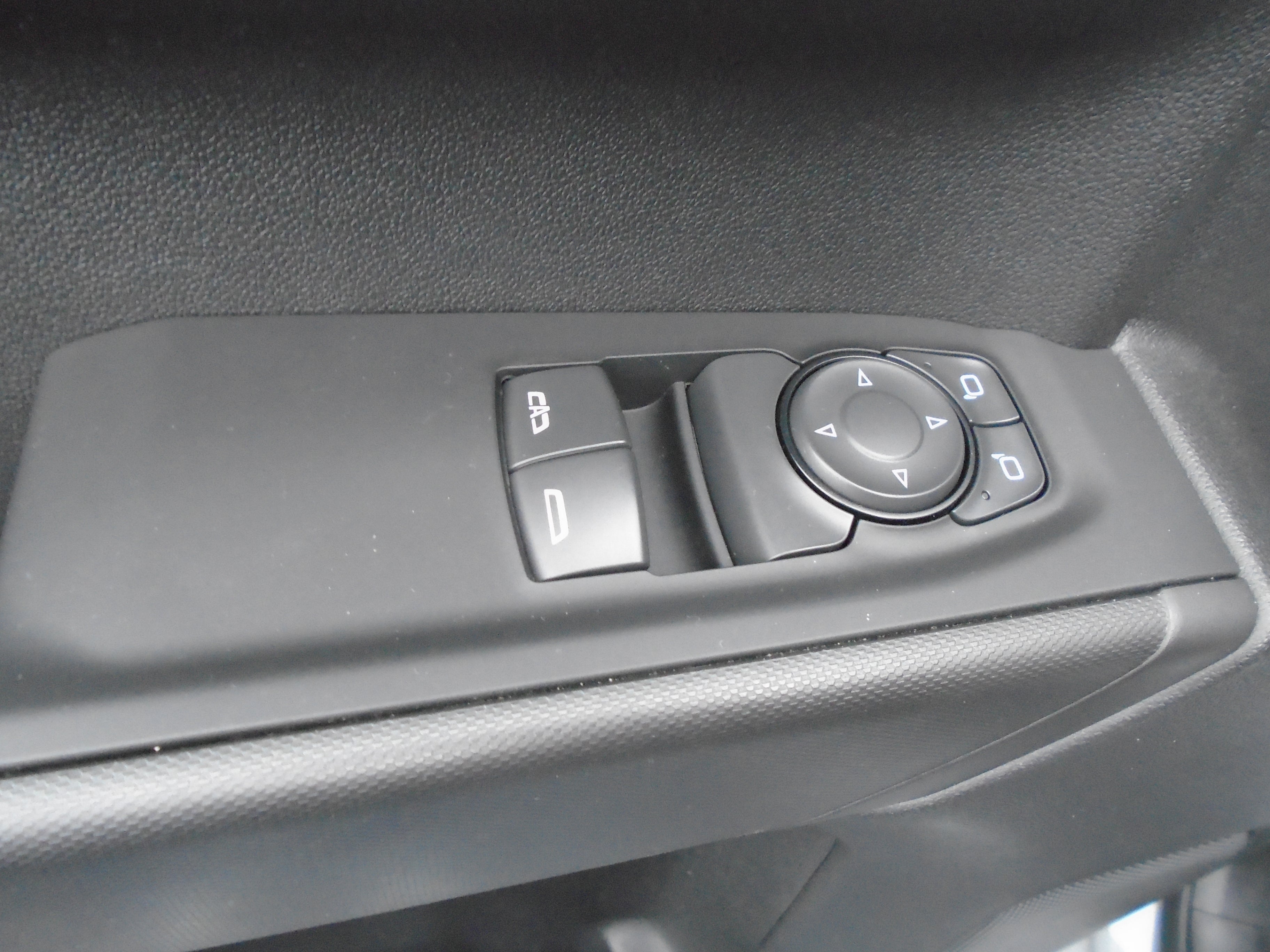 2025 GMC Sierra 1500 Regular Cab Standard Box 4-Wheel Drive Pro