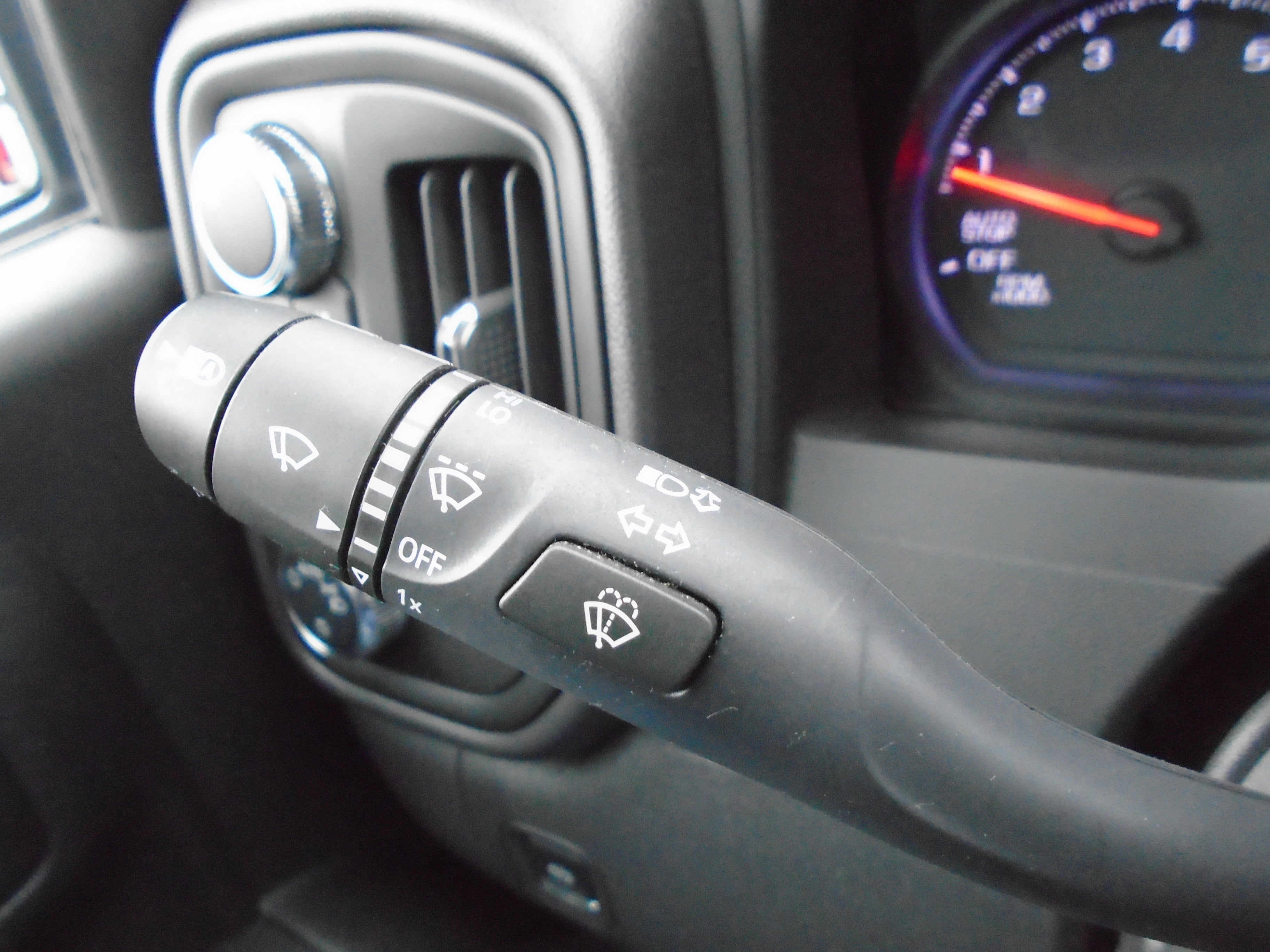 2025 GMC Sierra 1500 Regular Cab Standard Box 4-Wheel Drive Pro