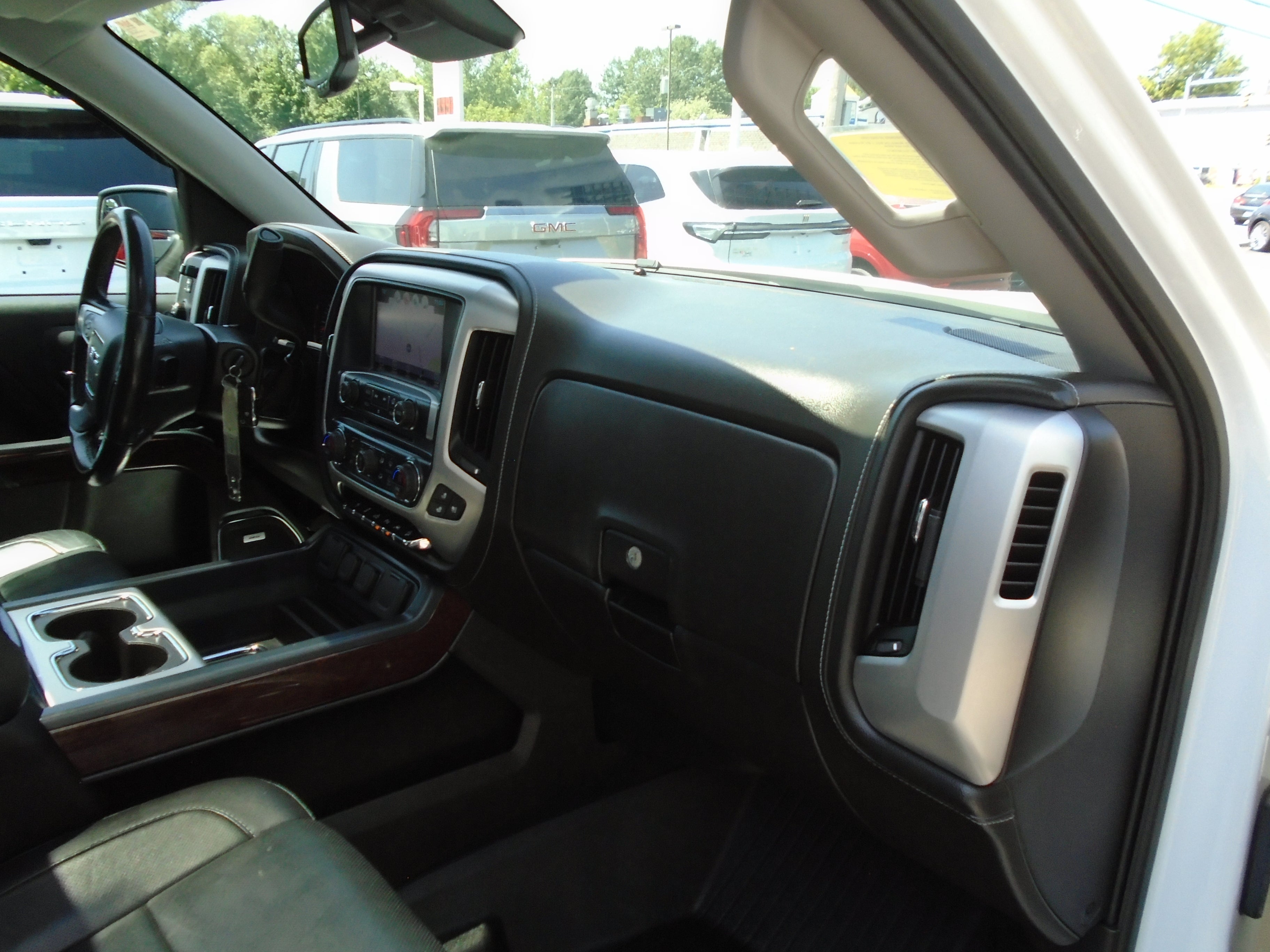 2017 GMC Sierra 1500 Crew Cab Short Box 4-Wheel Drive SLT