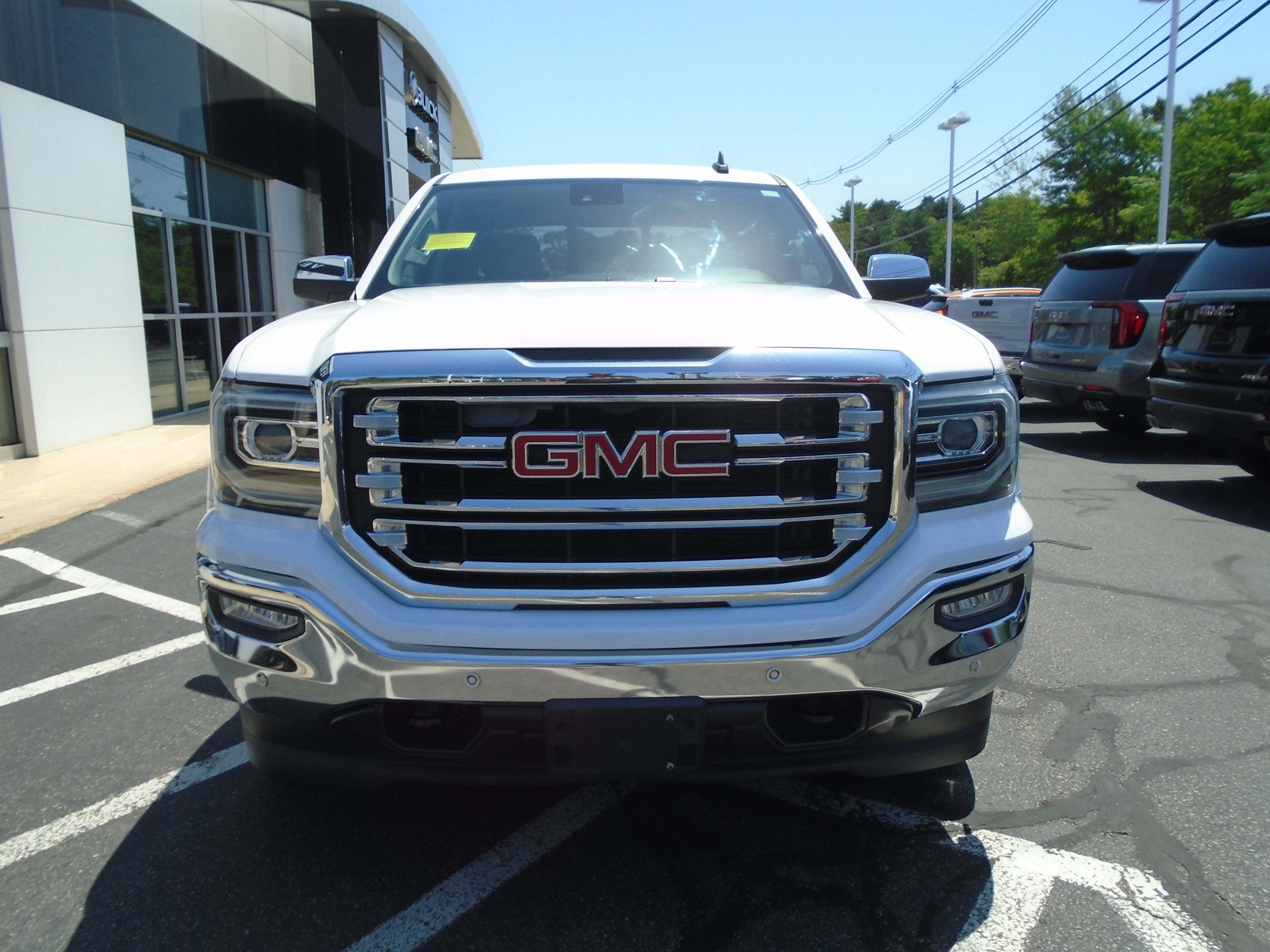 2017 GMC Sierra 1500 Crew Cab Short Box 4-Wheel Drive SLT