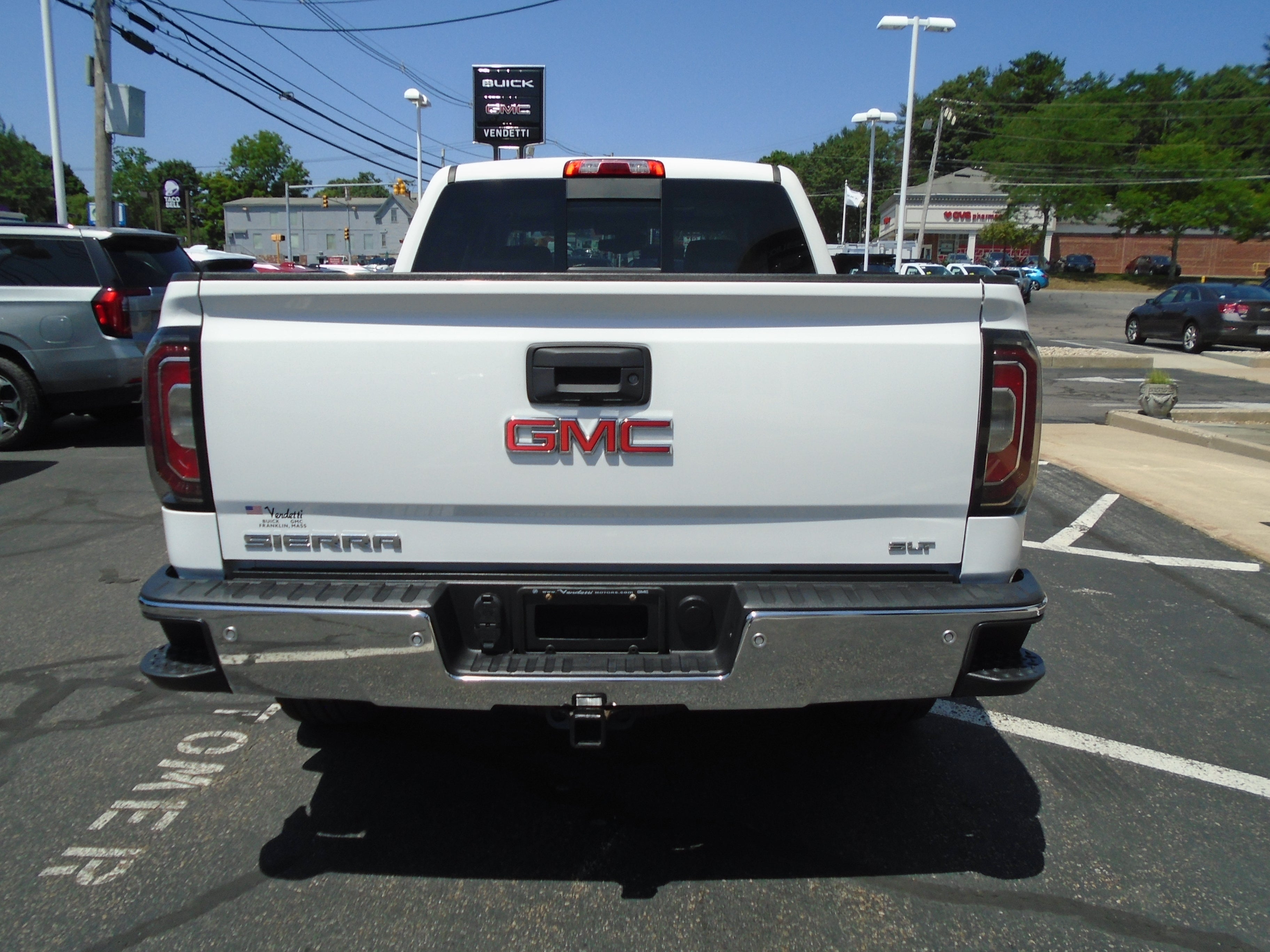 2017 GMC Sierra 1500 Crew Cab Short Box 4-Wheel Drive SLT