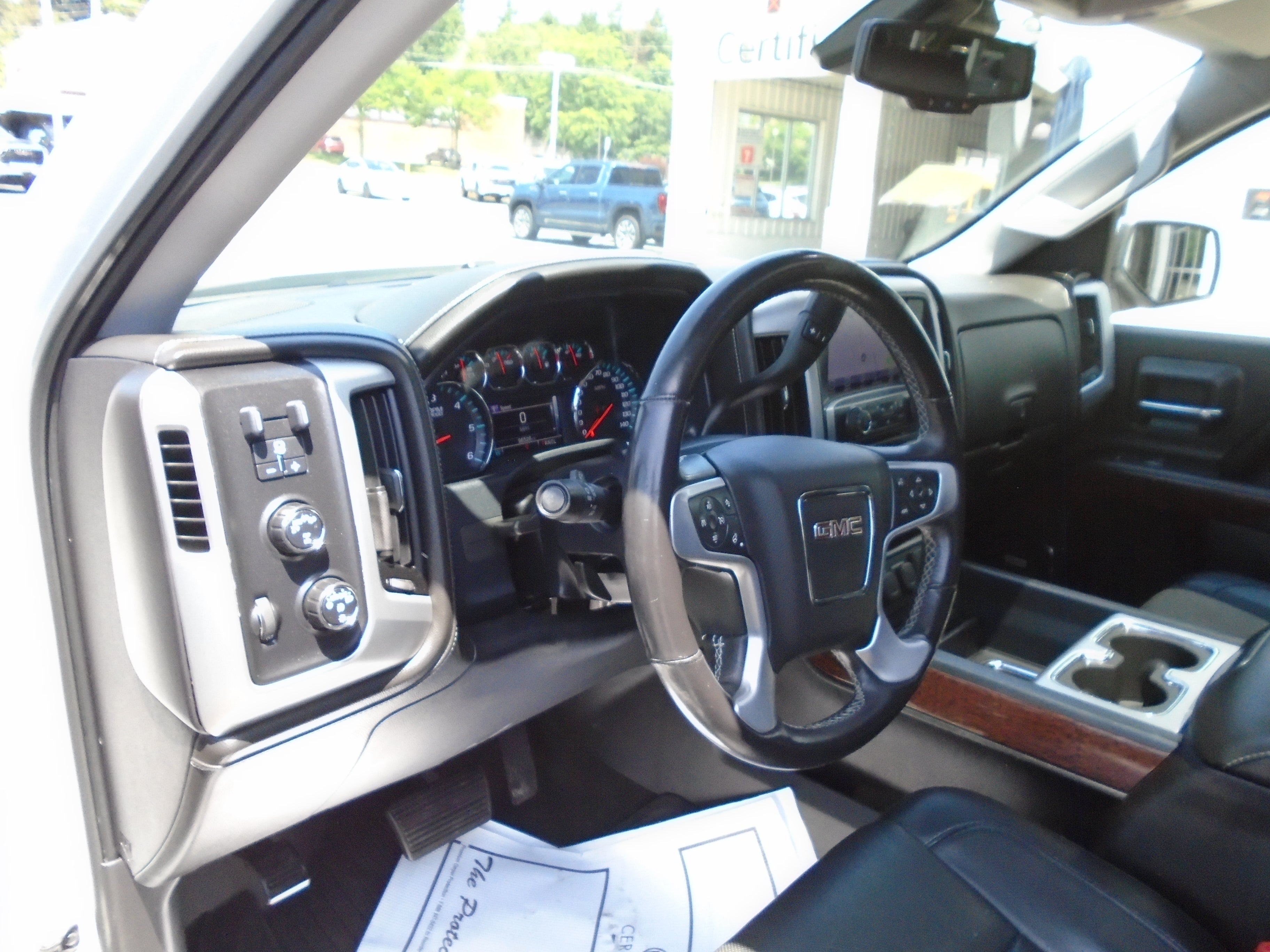 2017 GMC Sierra 1500 Crew Cab Short Box 4-Wheel Drive SLT