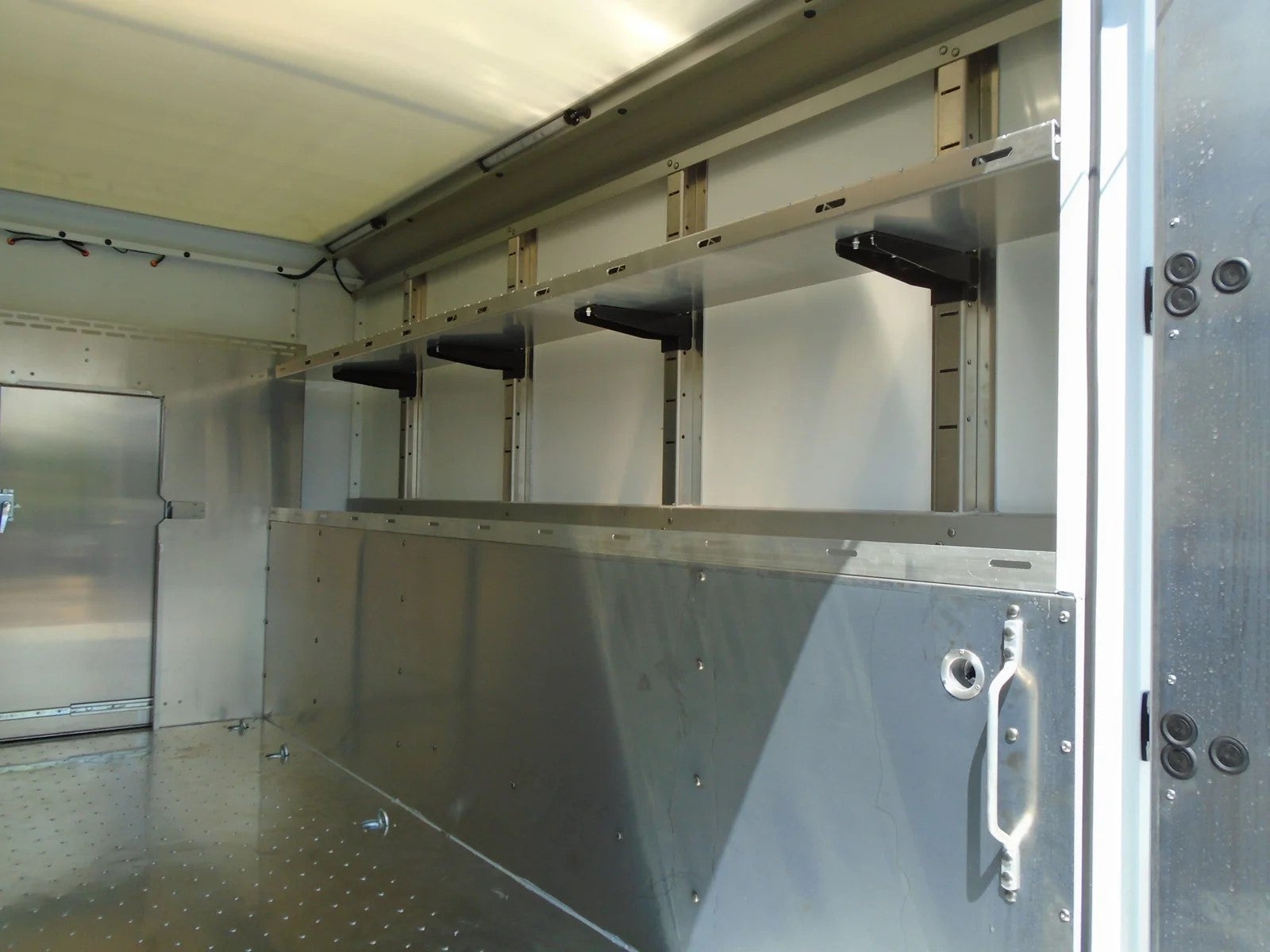 2025 GMC Savana Cutaway 3500 Base